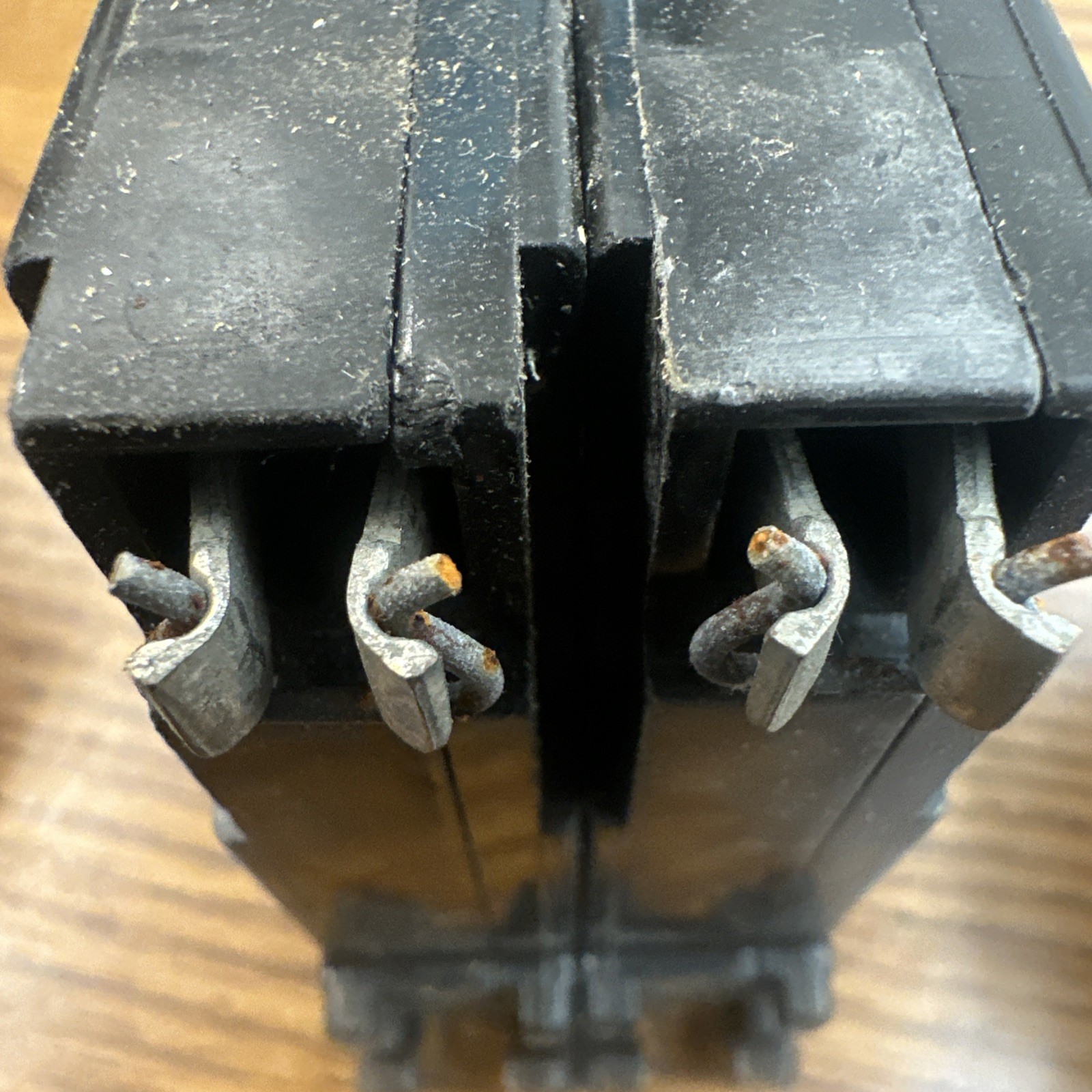 Cutler Hammer Double Pole Circuit Breaker 30 Amp 120/240 volts, CH230
