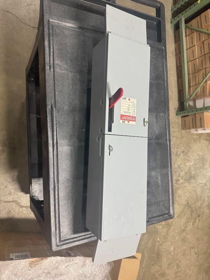 ADS32100HS GE NEW NO BOX (3P-100A-240V) TYPE 1 INDOOR
