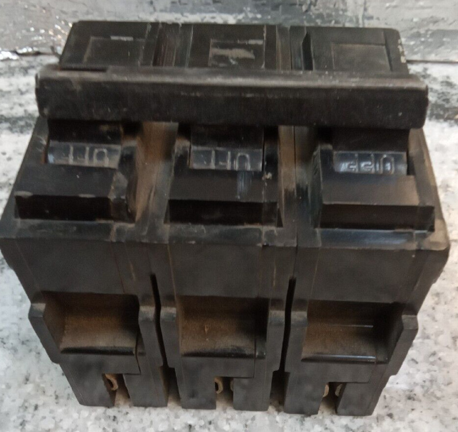 GE/BREAKER/ TQL32020 / 3P / 20A /240V/Plug-In/GROVE / TQL-AC/use(L173