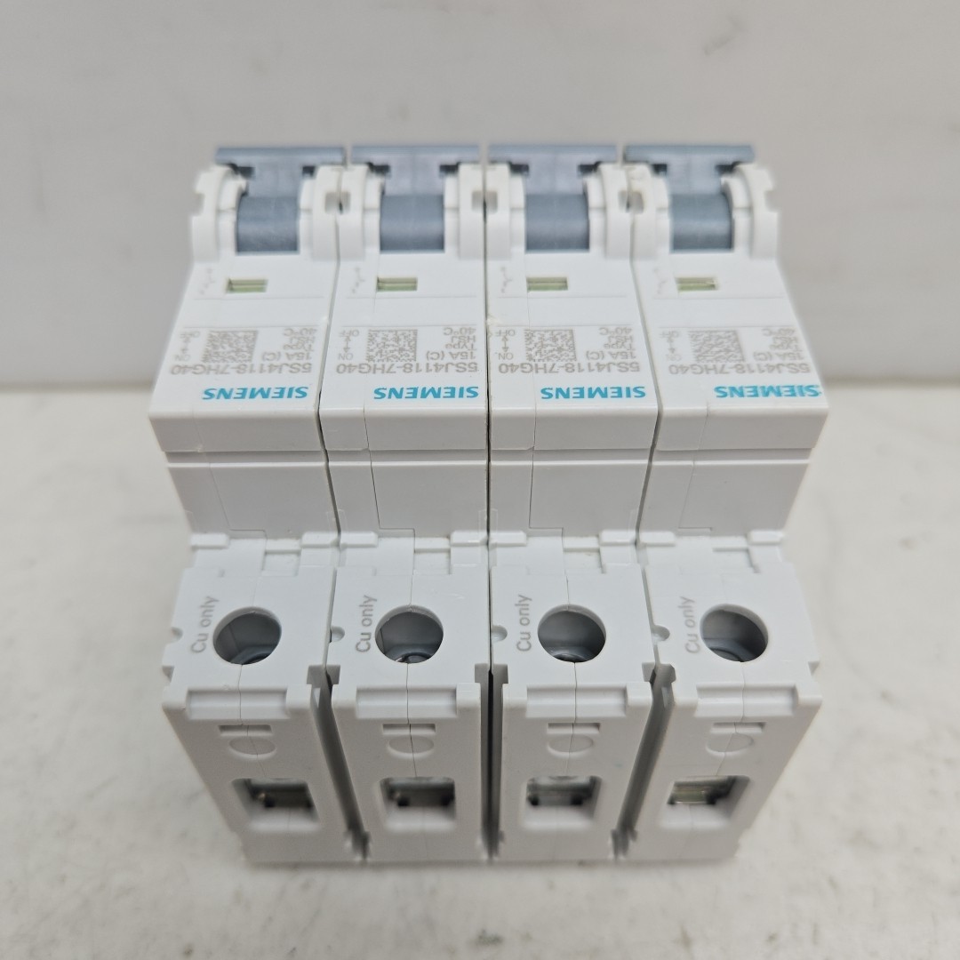 4 Pack Siemens 5SJ4118-7HG40 Circuit Breaker 1-Pole 15A 240Vac 60Vdc Din Rail