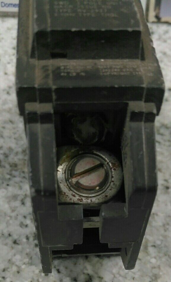 GE / THQL1135 /35 AMP / 1 Pole /240VA / TYPE THQL &GROVE /breaker/USE (L60LOBY