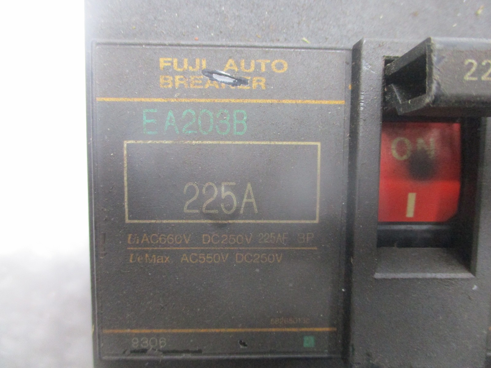 FUJI EA203B BREAKER 3 POLE 225AMP UNMP