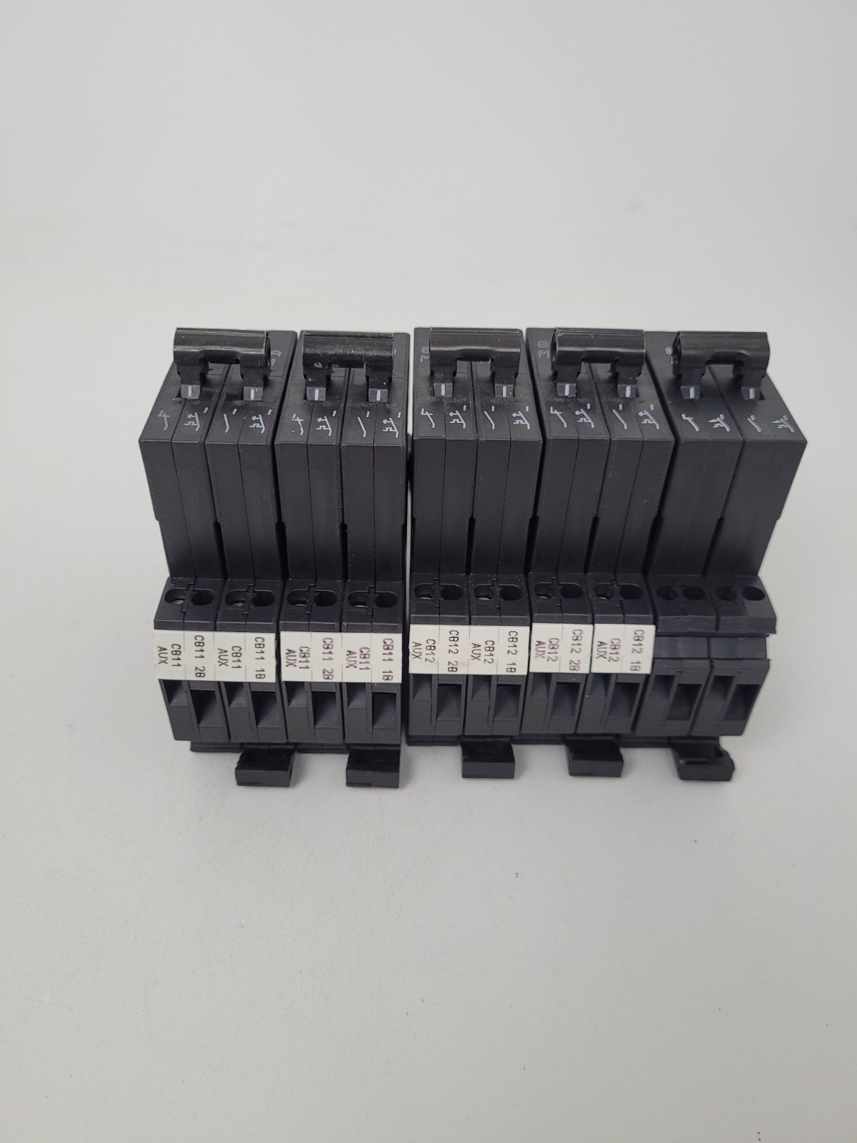 (Lot of 5) TMC-2-M1-120-8A Phoenix Contact 8A Circuit Breaker – Next Day Option