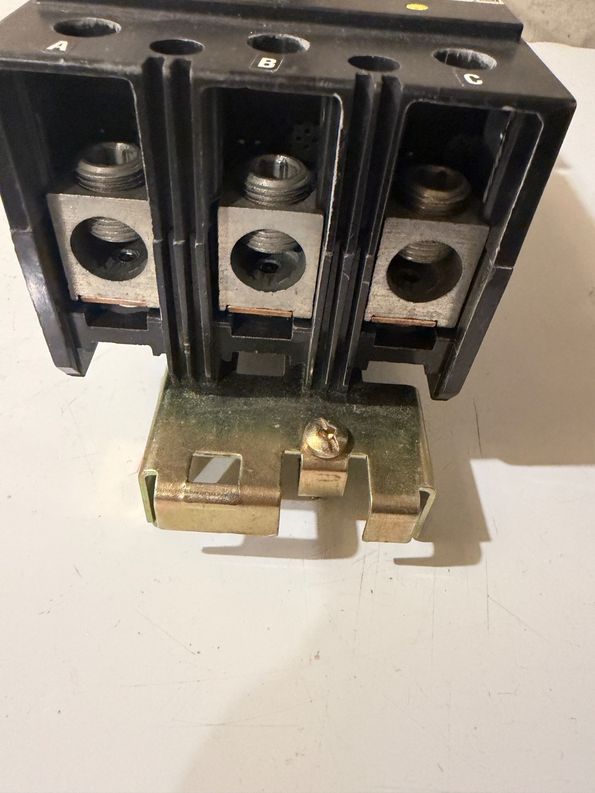 Square D KA36125, 125 Amp, 600 Volt, 3 Pole, Circuit Breaker box B-2