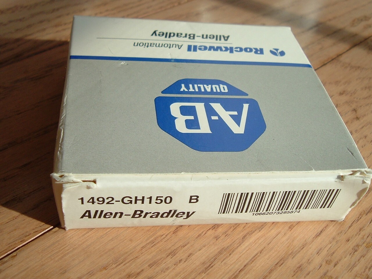 Allen Bradley(AB) 1492-GH150 ser.B Push Button DIN Rail 15A Circuit Breaker NEW!