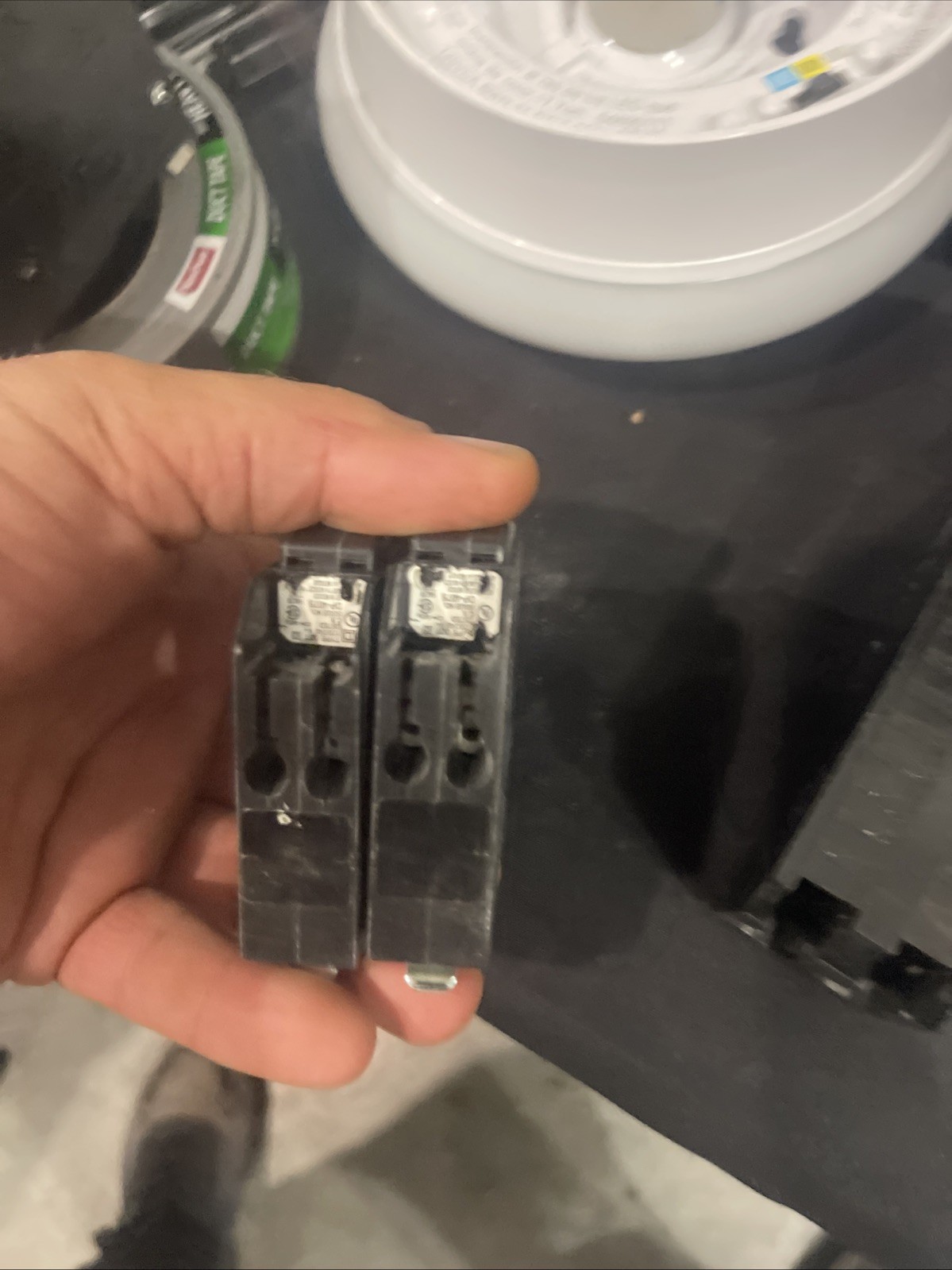 QO2020 – Square D – 20 Amp Tandem Circuit Breaker