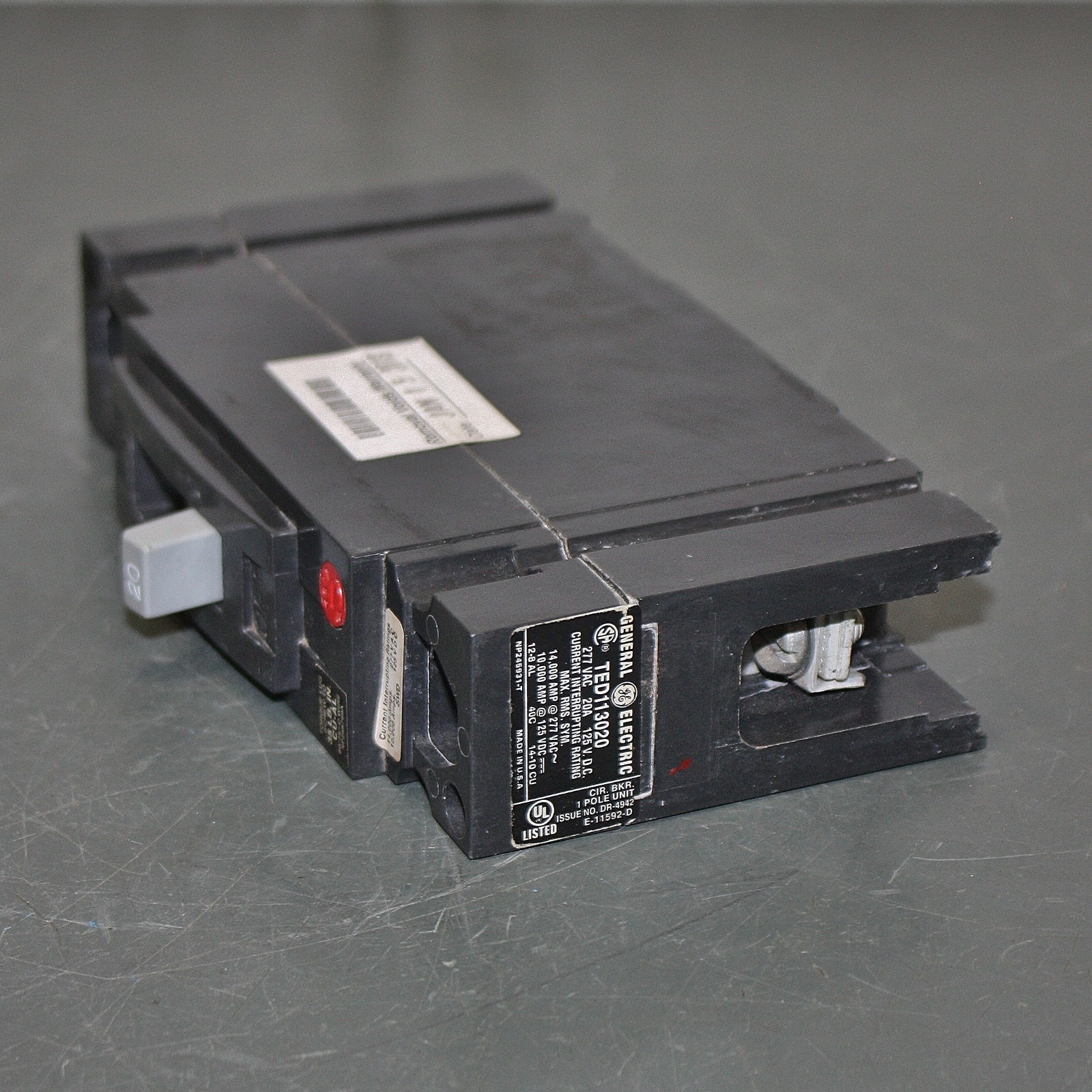 GE Molded Case Circuit Breaker TED113020, 20A, 277V AC