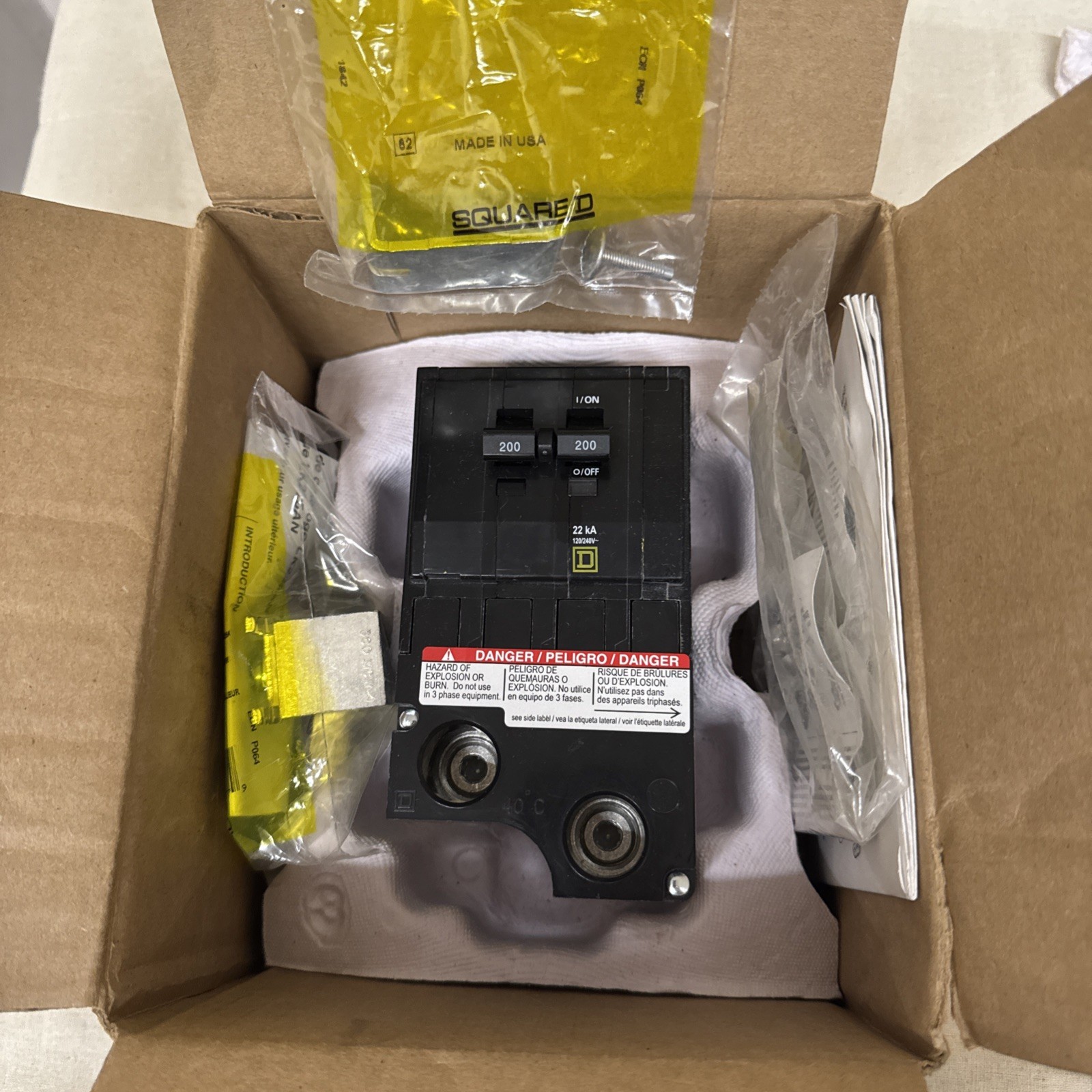 NEW Square D QO2200VH 200A 2Pole Circuit Breaker Type QO 240V FREESHIPPING