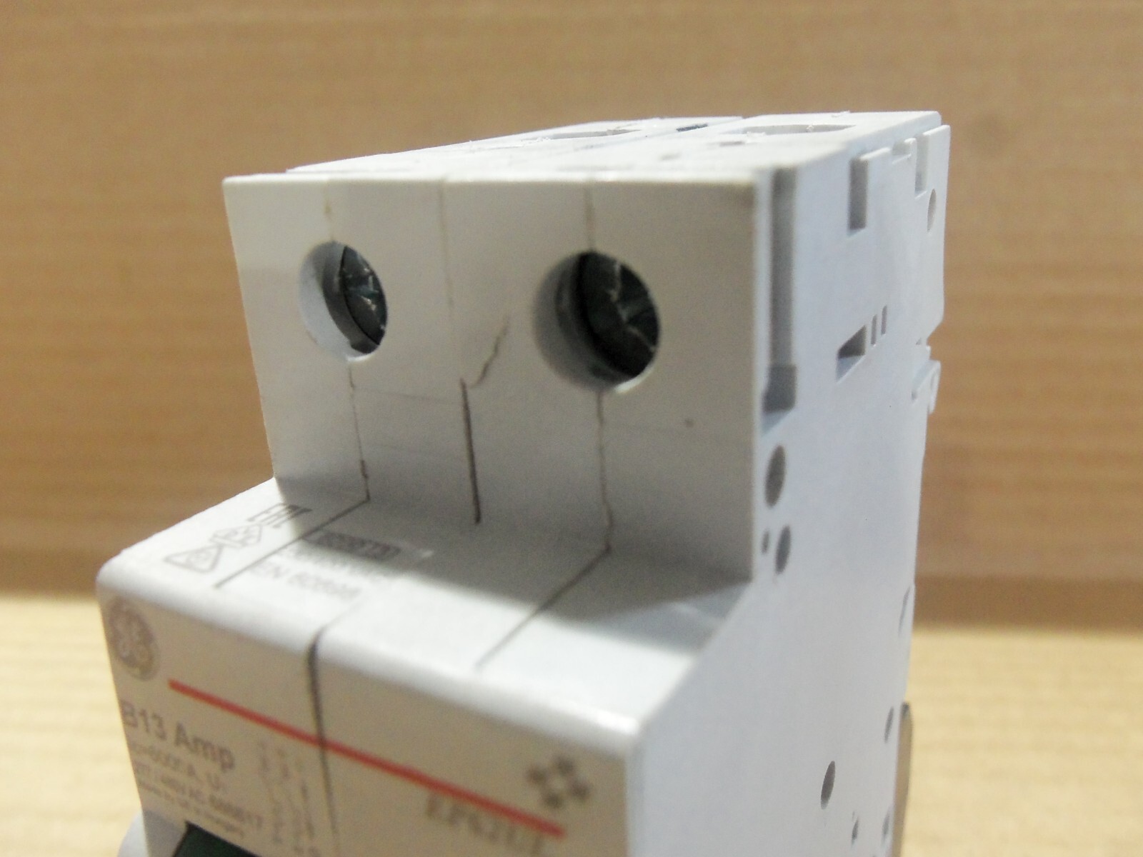 NEW GENERAL ELECTRIC EP62ULB13 2 POLE 13 AMP DIN RAIL CIRCUIT BREAKER FLAWED