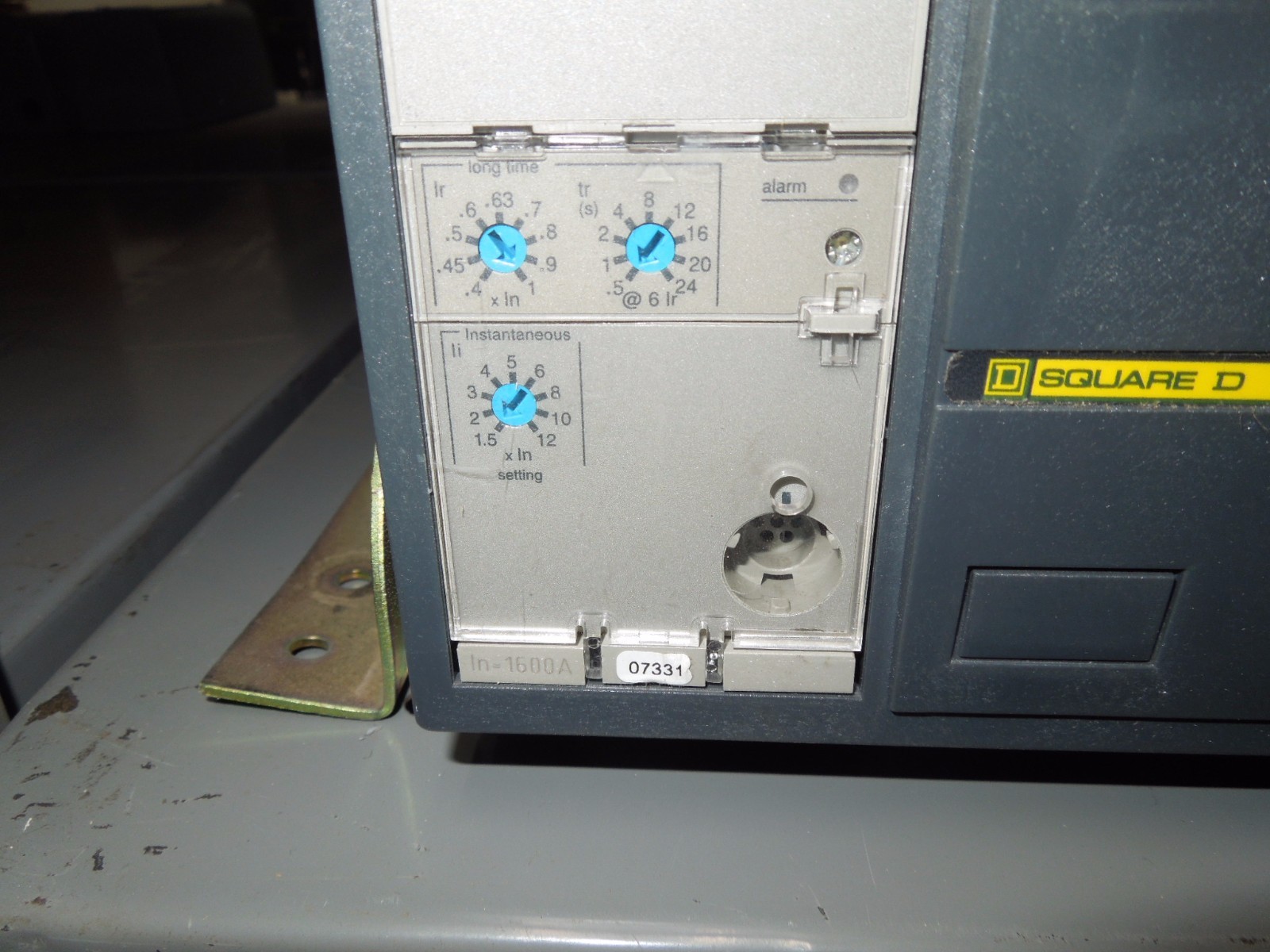 Sq D 12-804131-00 MasterPact Breaker NT16L 1600A EO/FM Shunt 3.0 w/ LI Used E-Ok