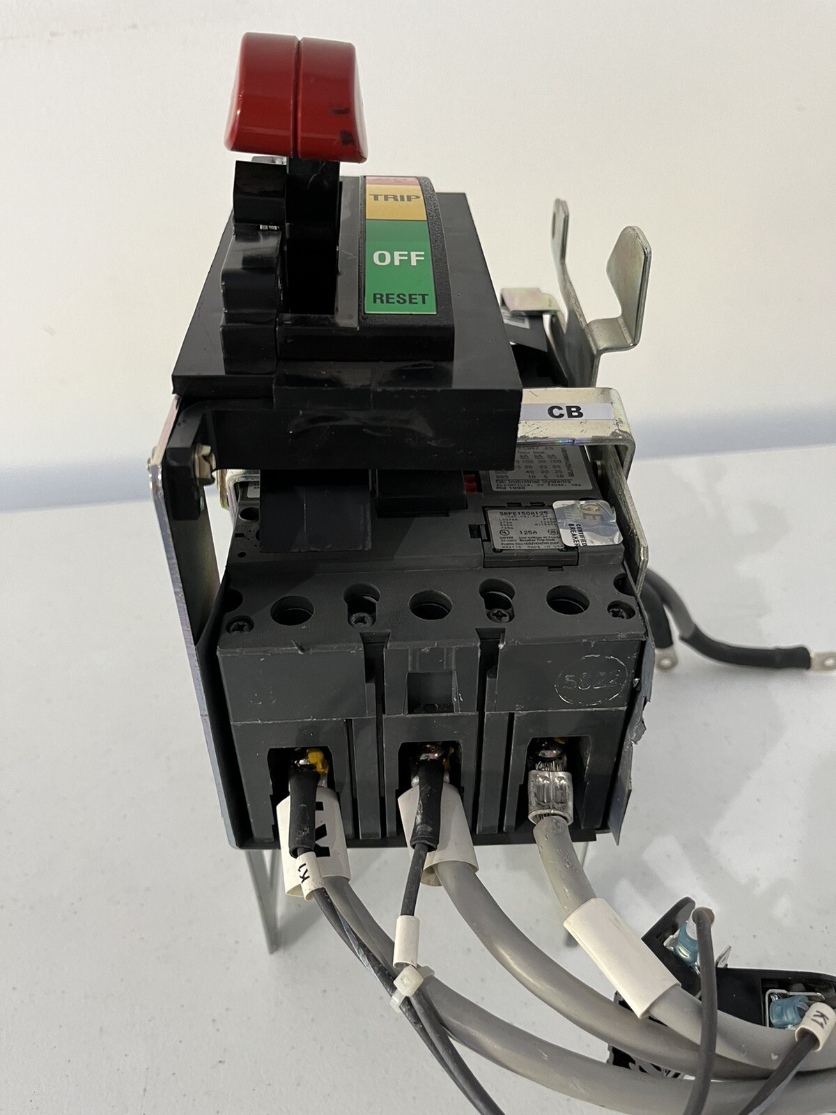 GE SELA36AT1125C U 125A 600V 3P With Switch USED
