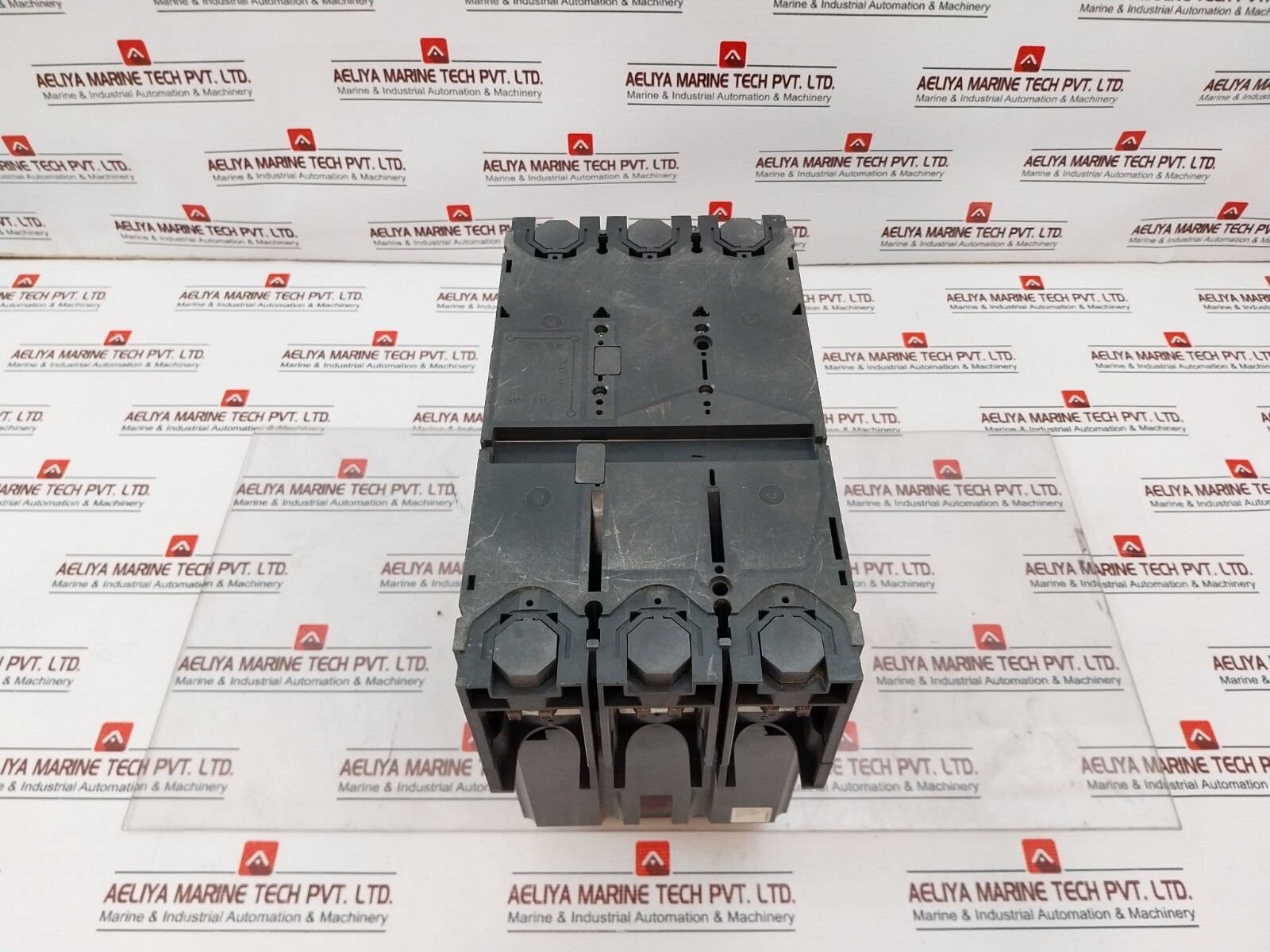 SCHNEIDER ELECTRIC NSX 400-630 F/N/H/NA Circuit Breaker 50/60Hz