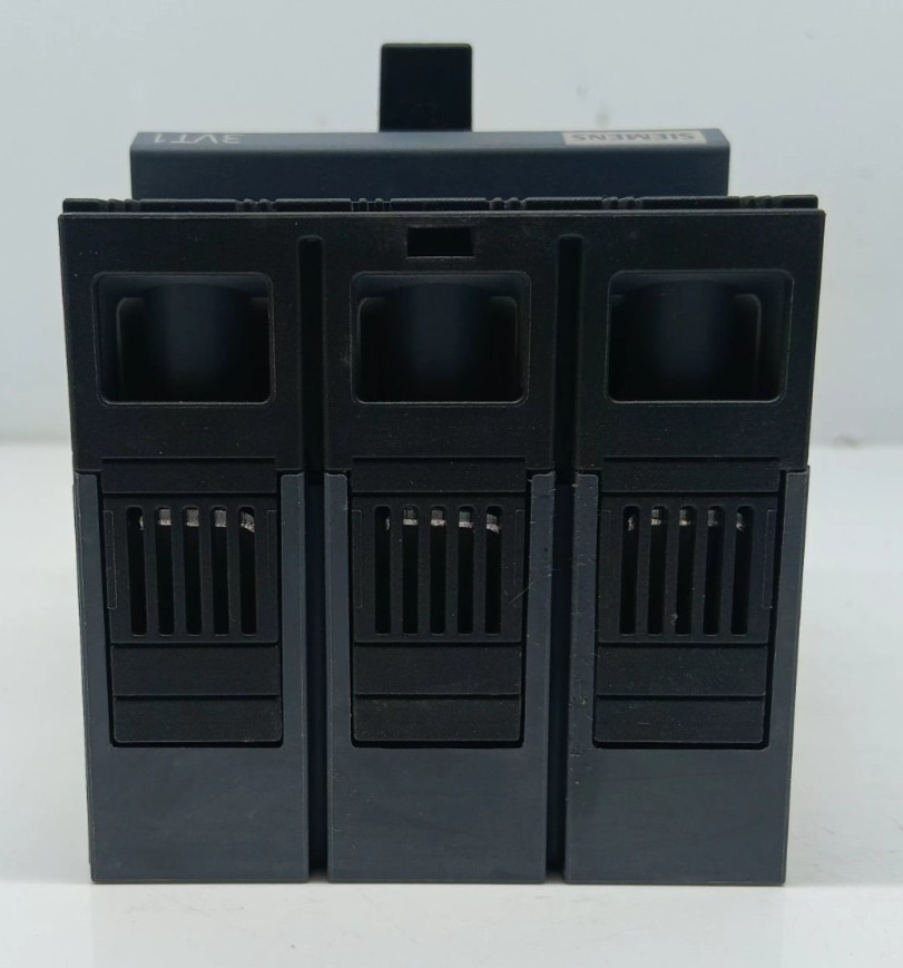 SIEMENS 3VT1 3 POLE 40 AMPS CIRCUIT BREAKER 3VT1704-2DA36-0AA0