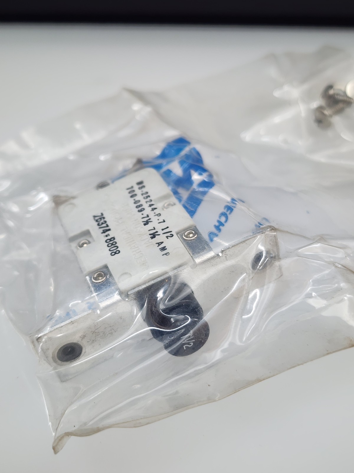 NOS MS25244-P-7 1/2 MIL-SPEC CIRCUIT BREAKER
