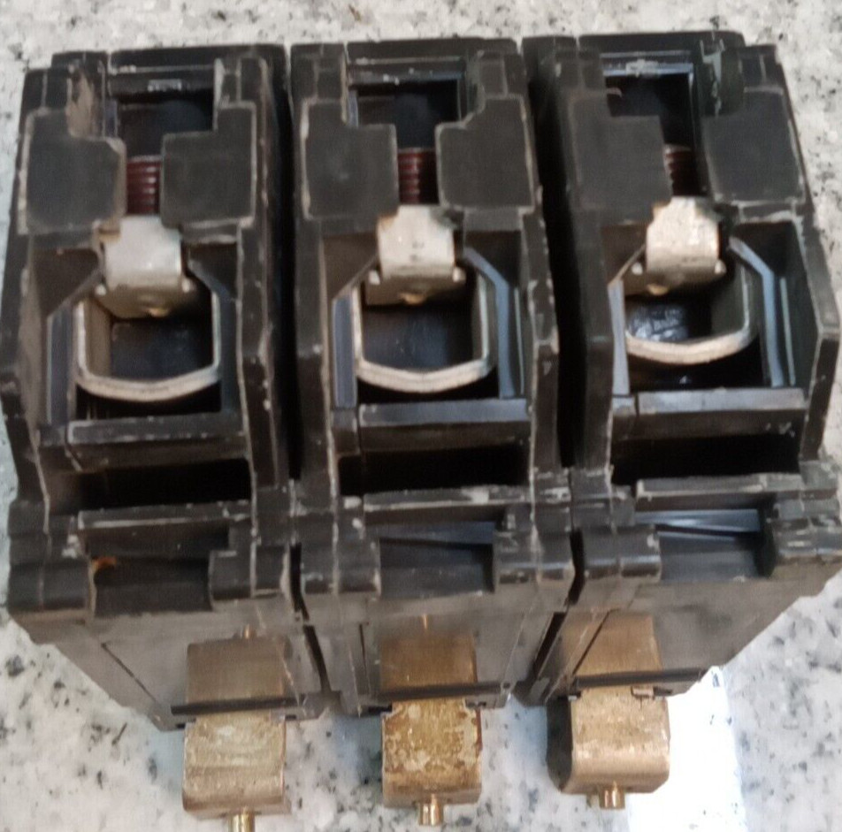 GE /BREAKER/ THQB32050 /3-Pole /50-Amp /240VA /THQB/GROVE/ Bolt-on/NEW(L126