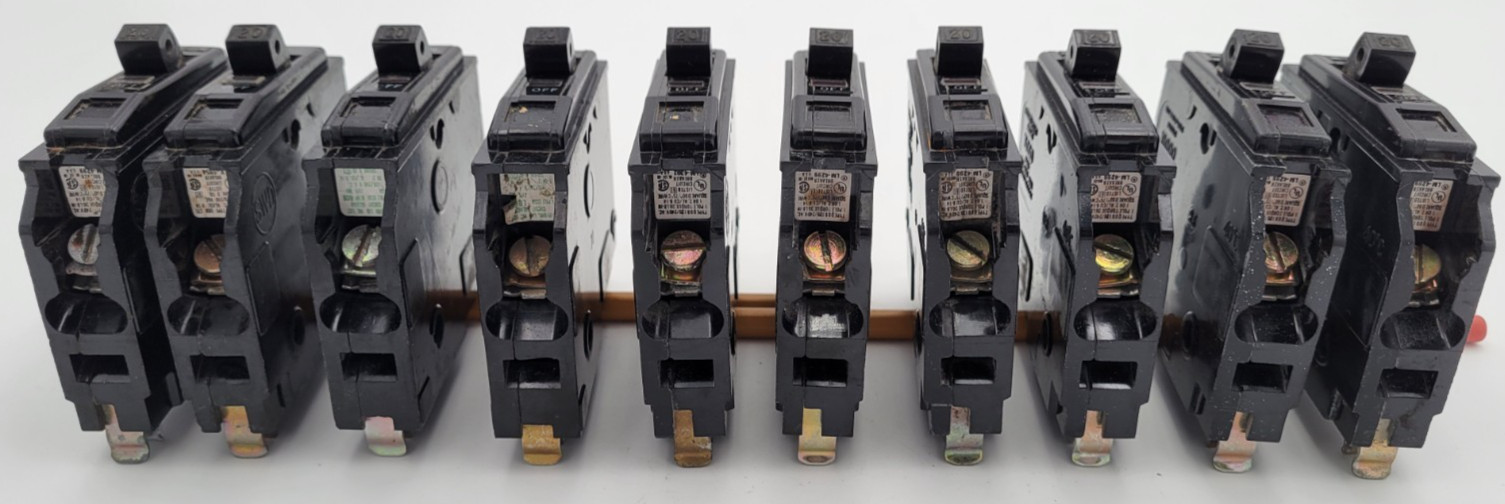 Square D QOB120 20A 1-Pole Bolt On Circuit Breakers Type QOB (Lot of 10) USED