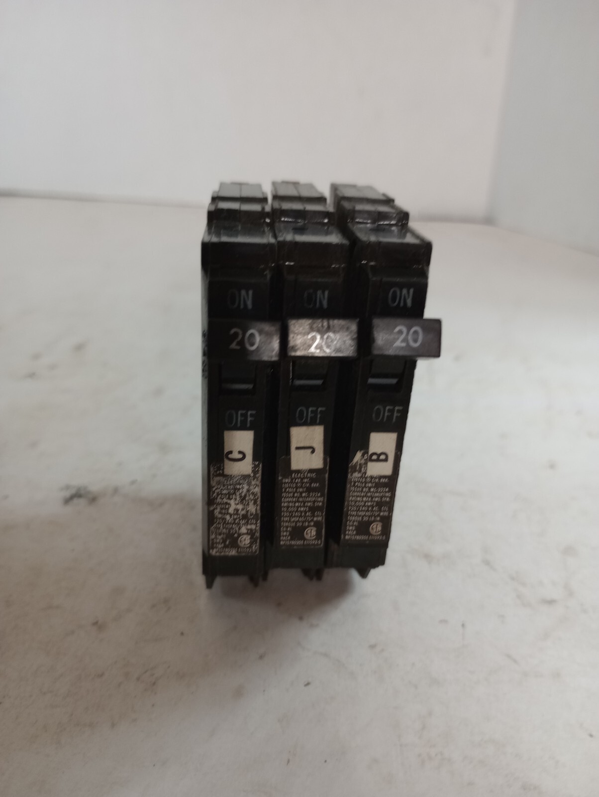 GE General Electric THQP120 Thin 20-Amp 1-Pole 120/240VAC Breaker Lot Of 3