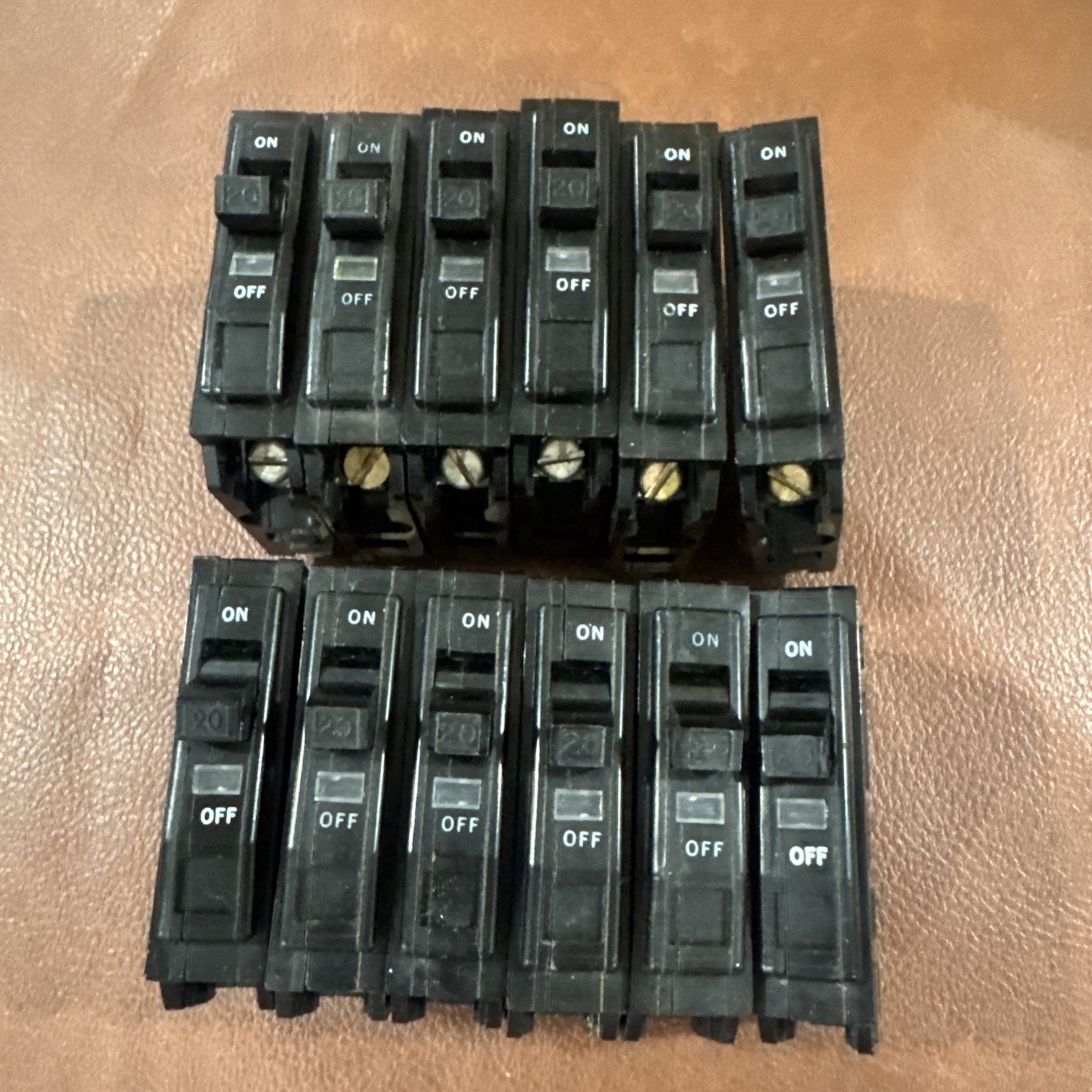 LOT OF 12 Square D QOB120 Circuit Breaker 20A 1P 120/240V QOB QOB-120 20 Amp 1P