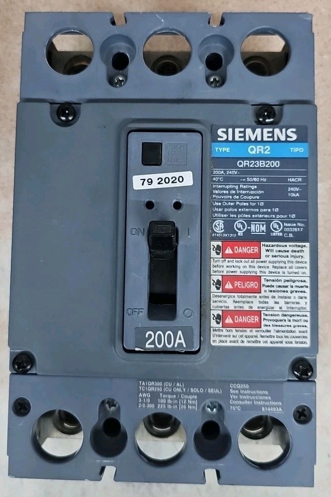 NOS Siemens Type QR2 QR23B200 Circuit Breaker 3-Pole 200 Amp 240V SEE PICS