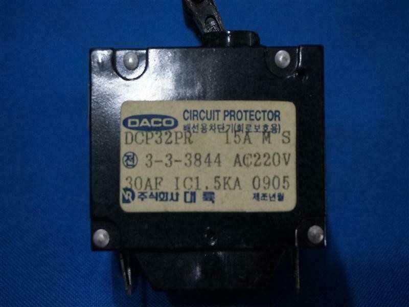 Daco DCP32PR Circuit Protector 15A