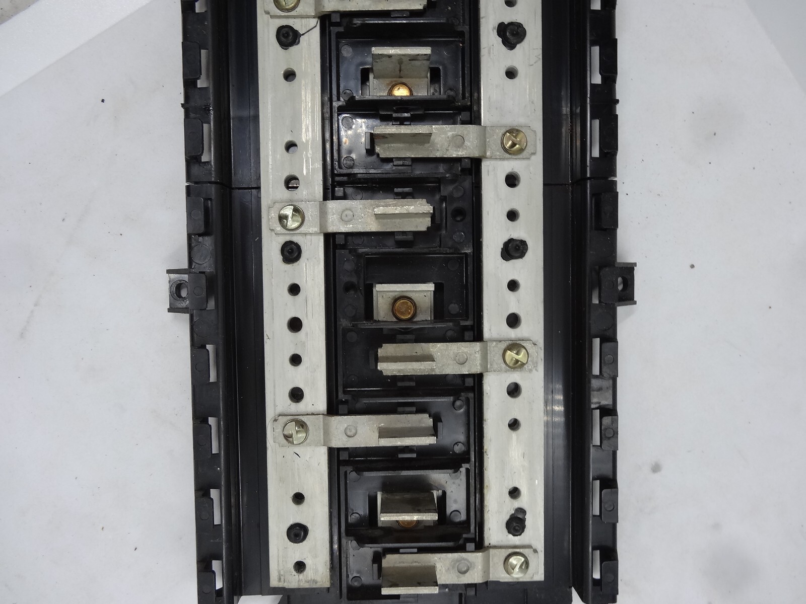 GE TQD32200 3-Phase 200Amp 208/240V Main Breaker W/ 30 Space Bus Bar Interior
