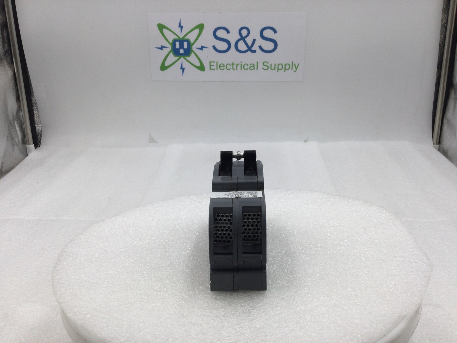 Connecticut Electric UBIZ-2100 100 Amp 2 Pole 120/240V Circuit Breaker – Gray