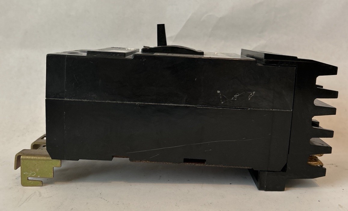 Square D KA36125 125 Amp 3 Pole 600 V 42 kA 50/60 Hz Circuit Breaker