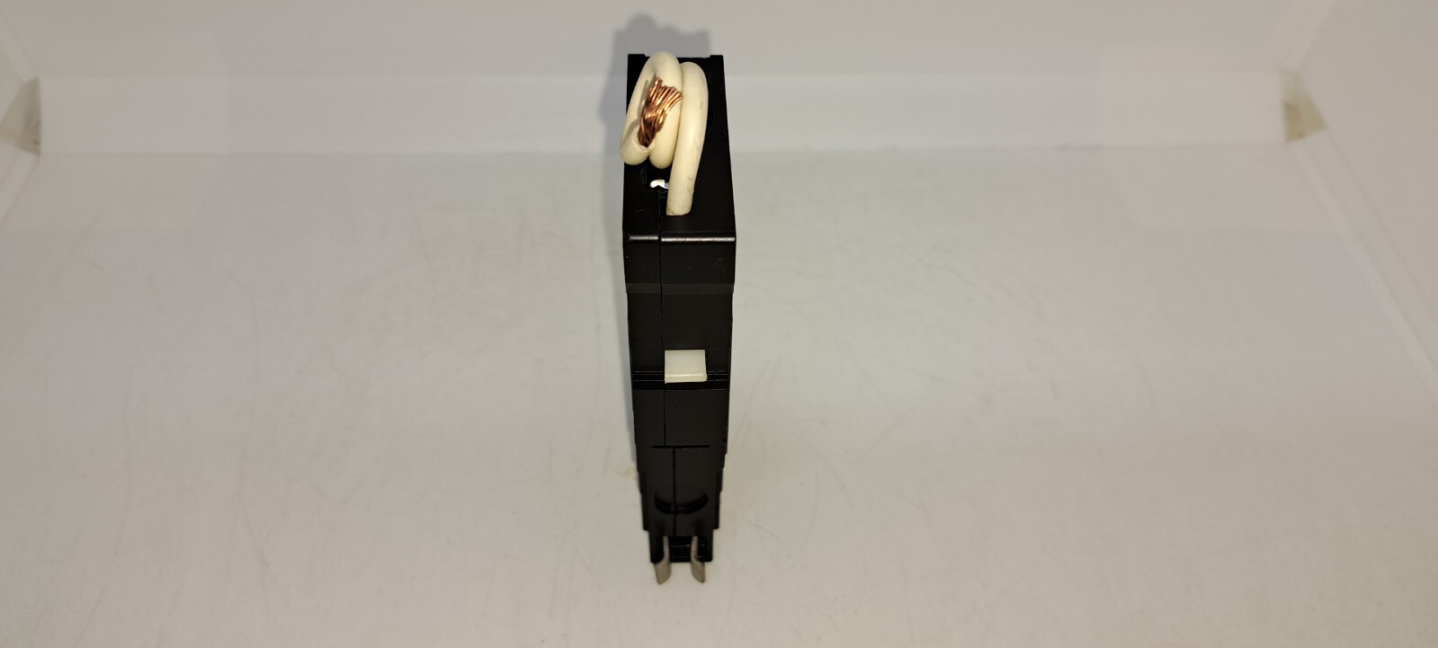 Square D QO115GFI 15 Amp 1 Pole 120V Ground Fault Circuit Breaker Flaw