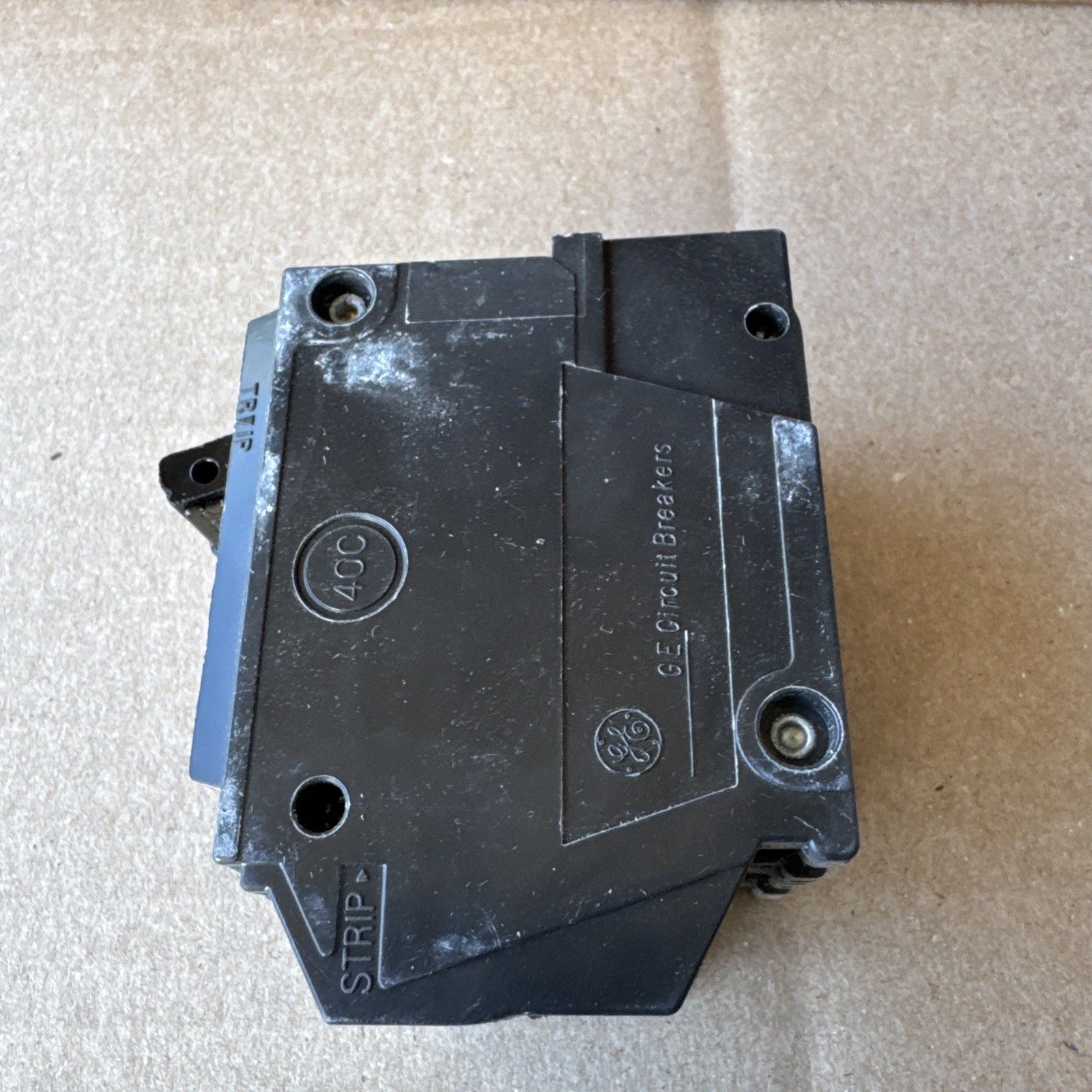 NEW Box of 5 GE THQL2120 20 Amp Circuit Breaker 20A 2 Pole 120/240V 2P