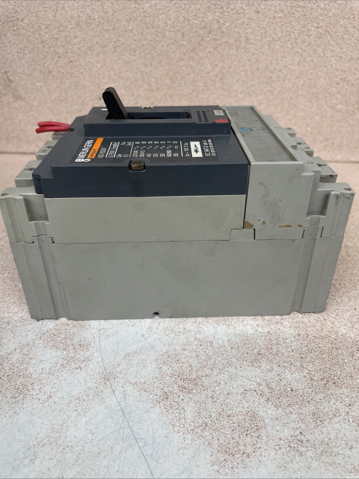 MERLIN GERIN NS160N 150A CIRCUIT BREAKER Short Wire See pics