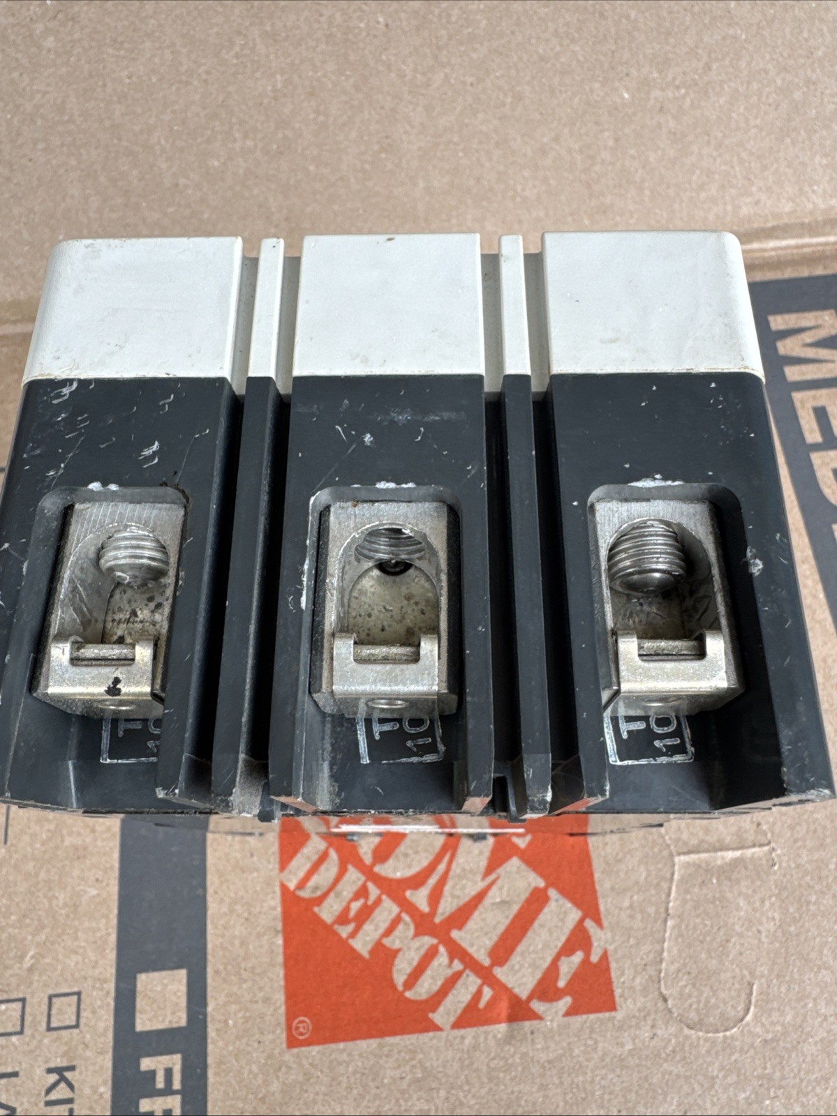 Eaton Cutler Hammer ED 65k ED3225 3 Pole 225 Amp Circuit Breaker 3P 225A 240VAC
