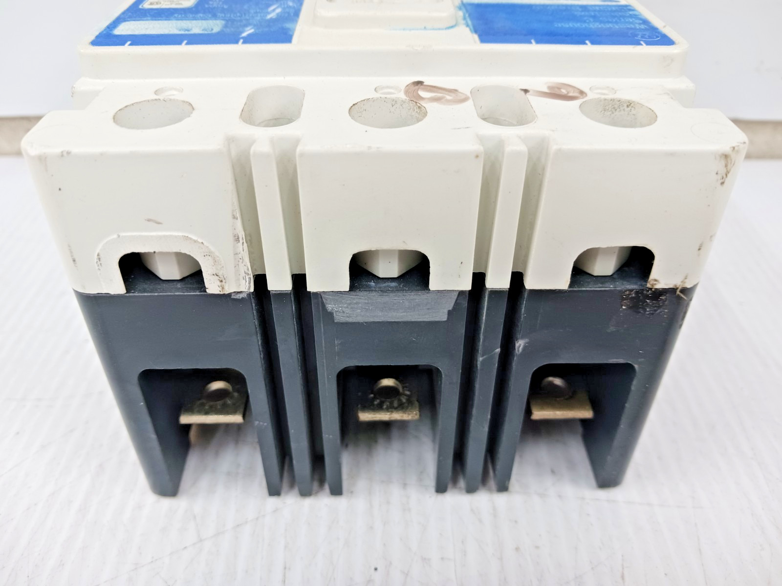 Westinghouse 100 Amp Circuit Breaker 3 Pole 480 VAC / 250 VDC EHD3100 *Flaw*