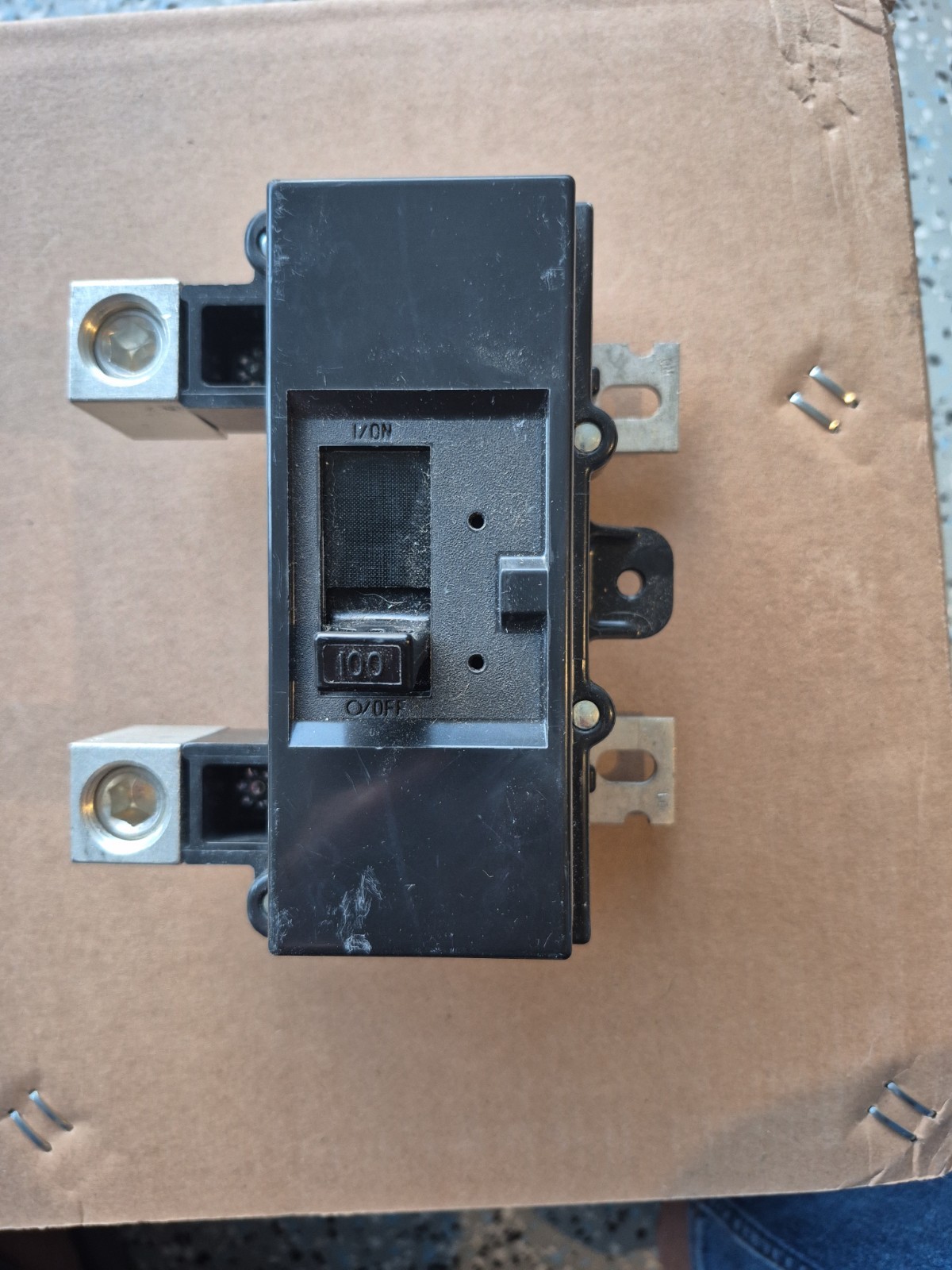 Square D QOM2100VH 100A 2-Pole 120/240V Main Breaker Used