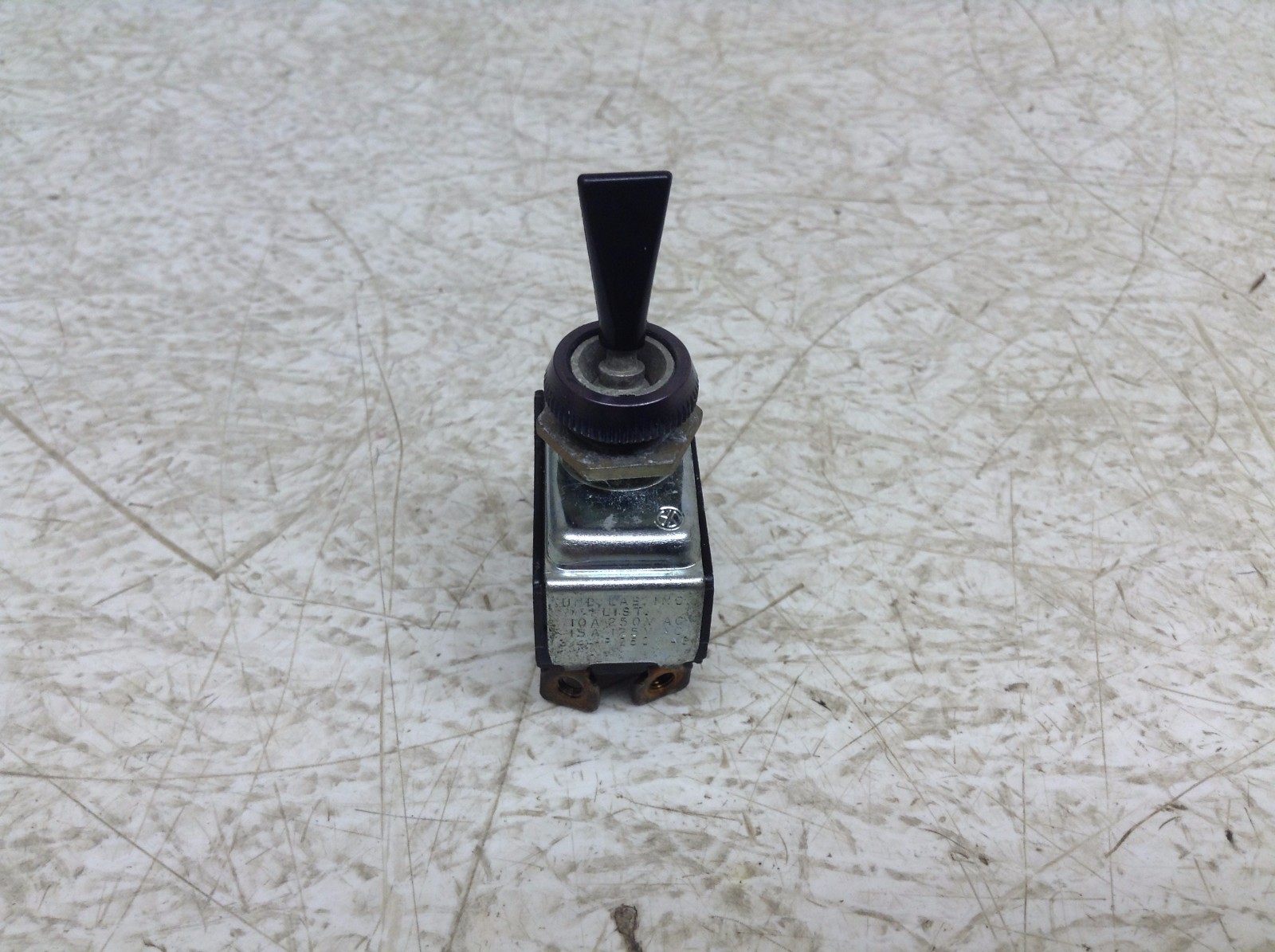 USA 405 Toggle Switch 15 A 125 V USA405 (OK)