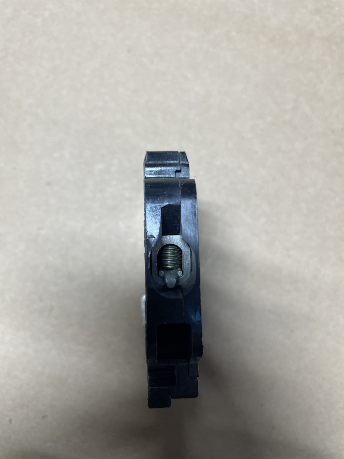 CROUSE-HINDS MH15 CIRCUIT BREAKER 15 AMP 15A 1-POLE 120/240V – LEFT