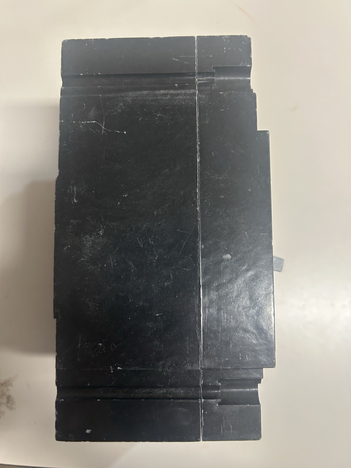 THED136050 – GE – Molded Case Circuit Breaker Feed-Thru – 50 Amp – 3 Pole