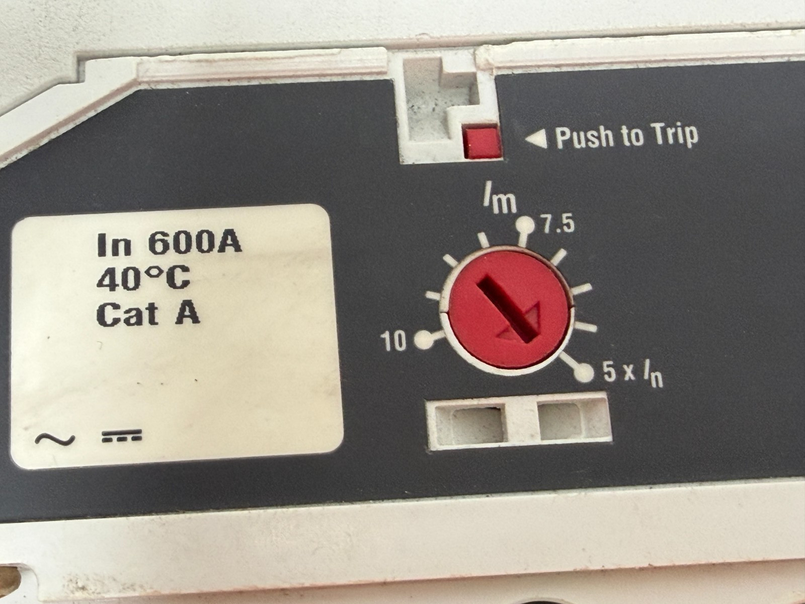 👀NEW EATON 600 AMP CIRCUIT BREAKER 600 VAC 3 POLE W/ 600 AMP TRIP LGE3630NN