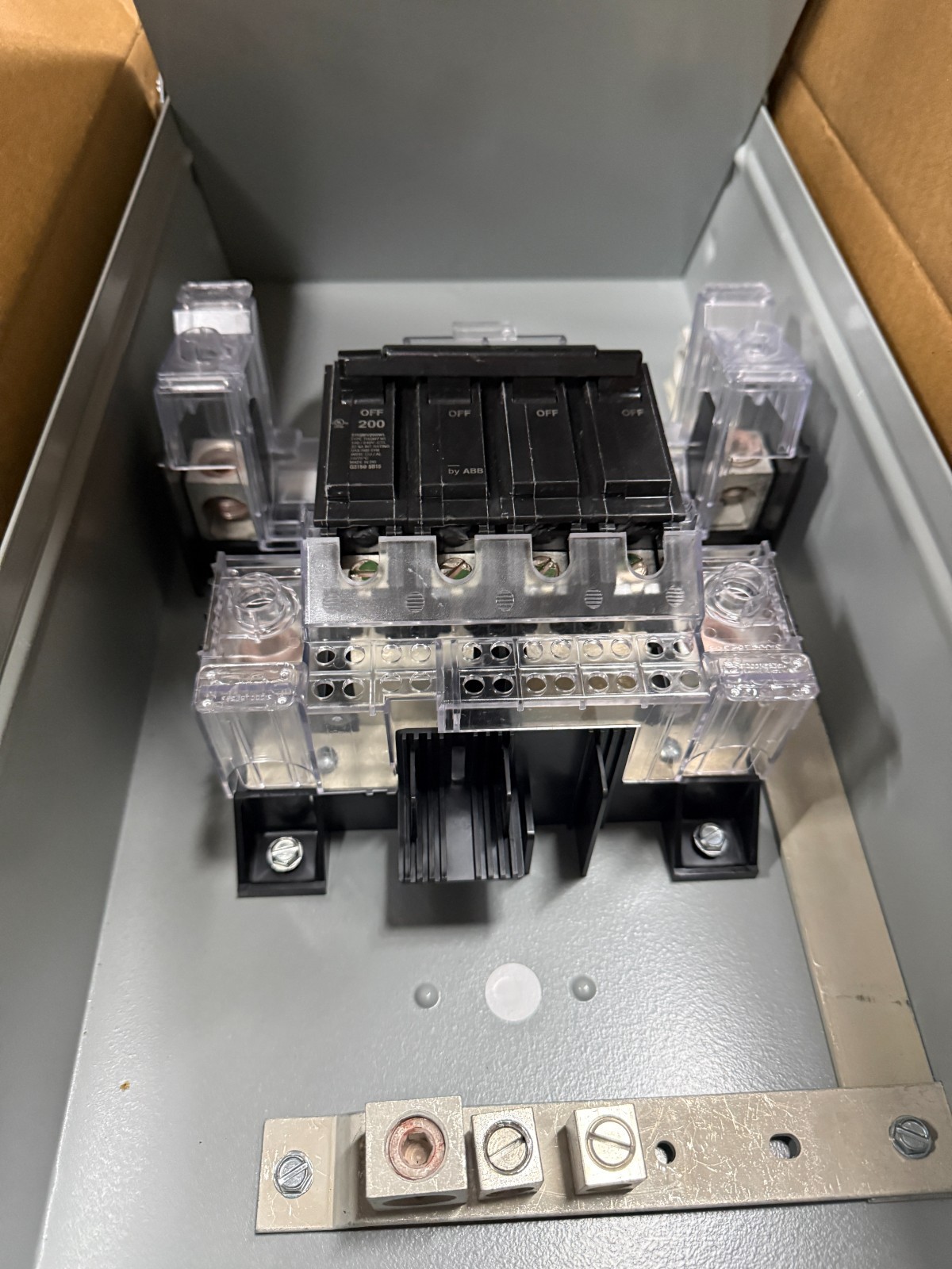 GE Outdoor Circuit Breaker 200 Amp Surface Outdoor Enclosed THQMV200NREP