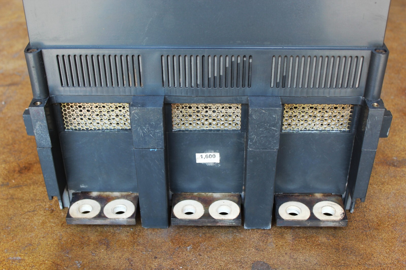 GE POWER BREAK II HI BRK 1600 AMP CIRCUIT BREAKER SHF16B216 – 600V AC 3 POLES
