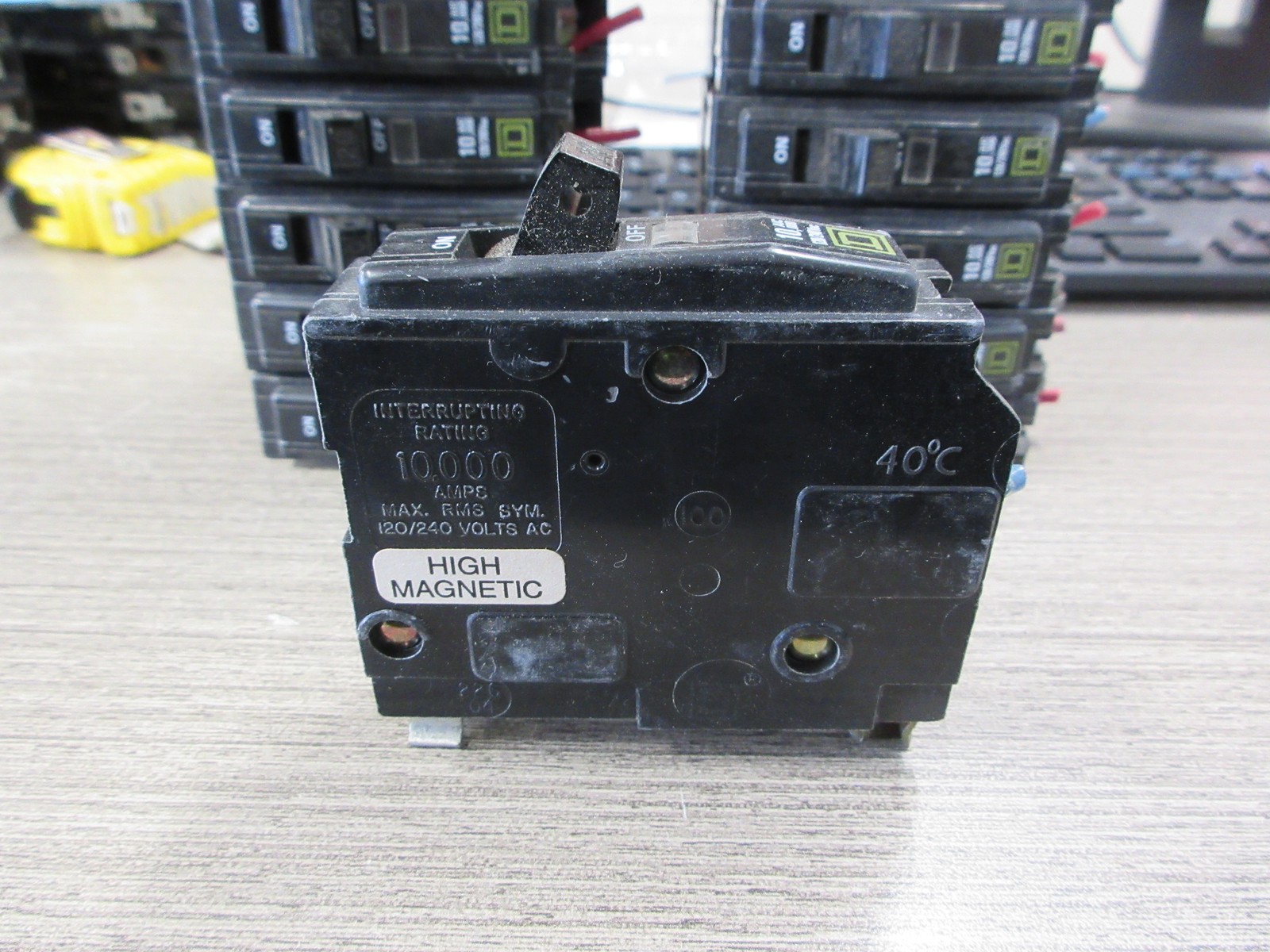 Square D Clip-On Circuit Breaker QOB120 20A 120/240V 1P *Lot of 20* Used