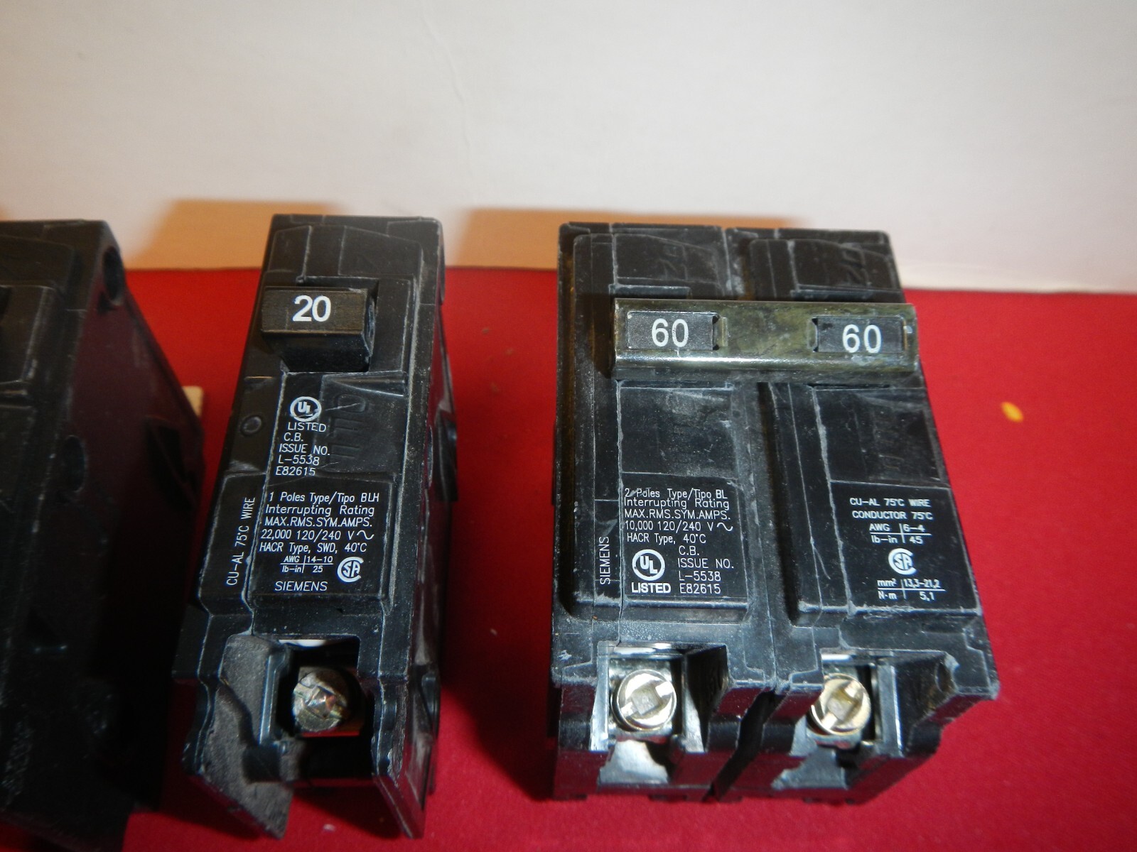 Siemens B120H B260 Circuit Breaker 20 Amp 1 Pole 120/240 Lot Of 4 T 16