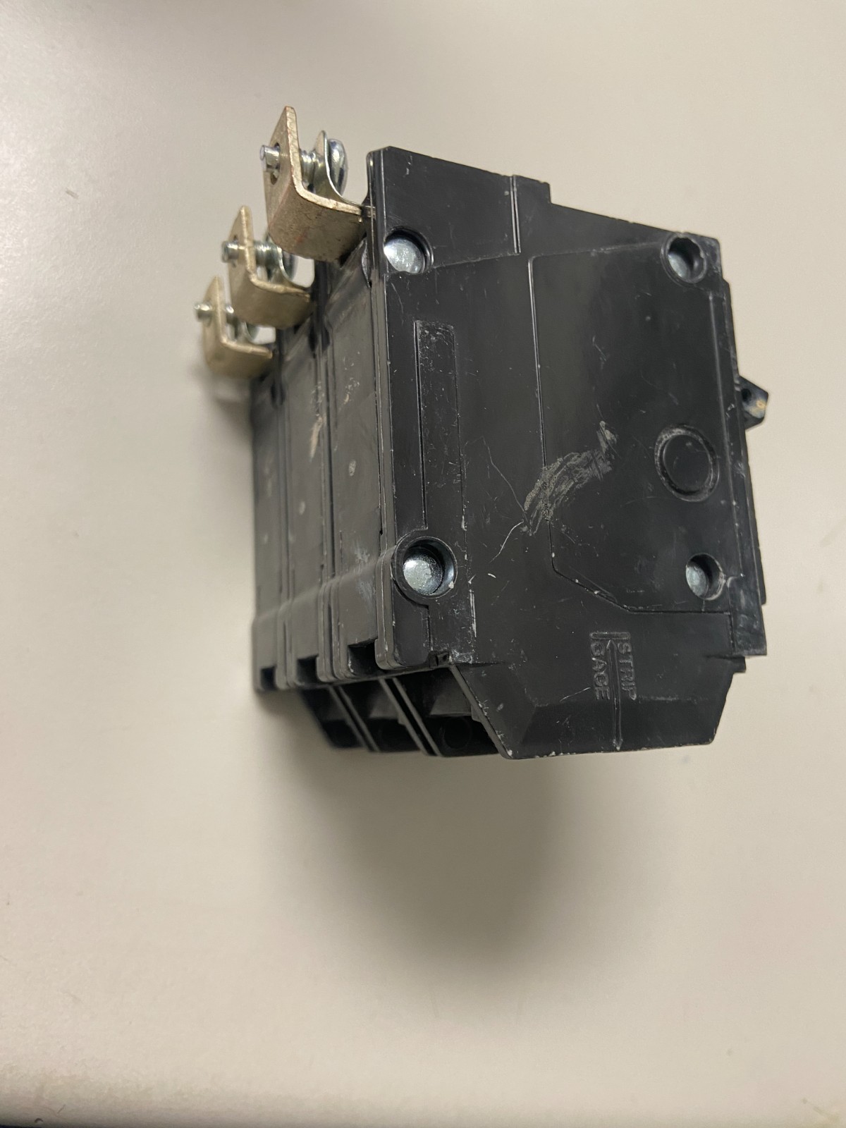 GENERAL ELECTRIC GE BY ABB THQB32040 40A 240VAC 3POLE BOLT-ON CIRCUIT BREAKER