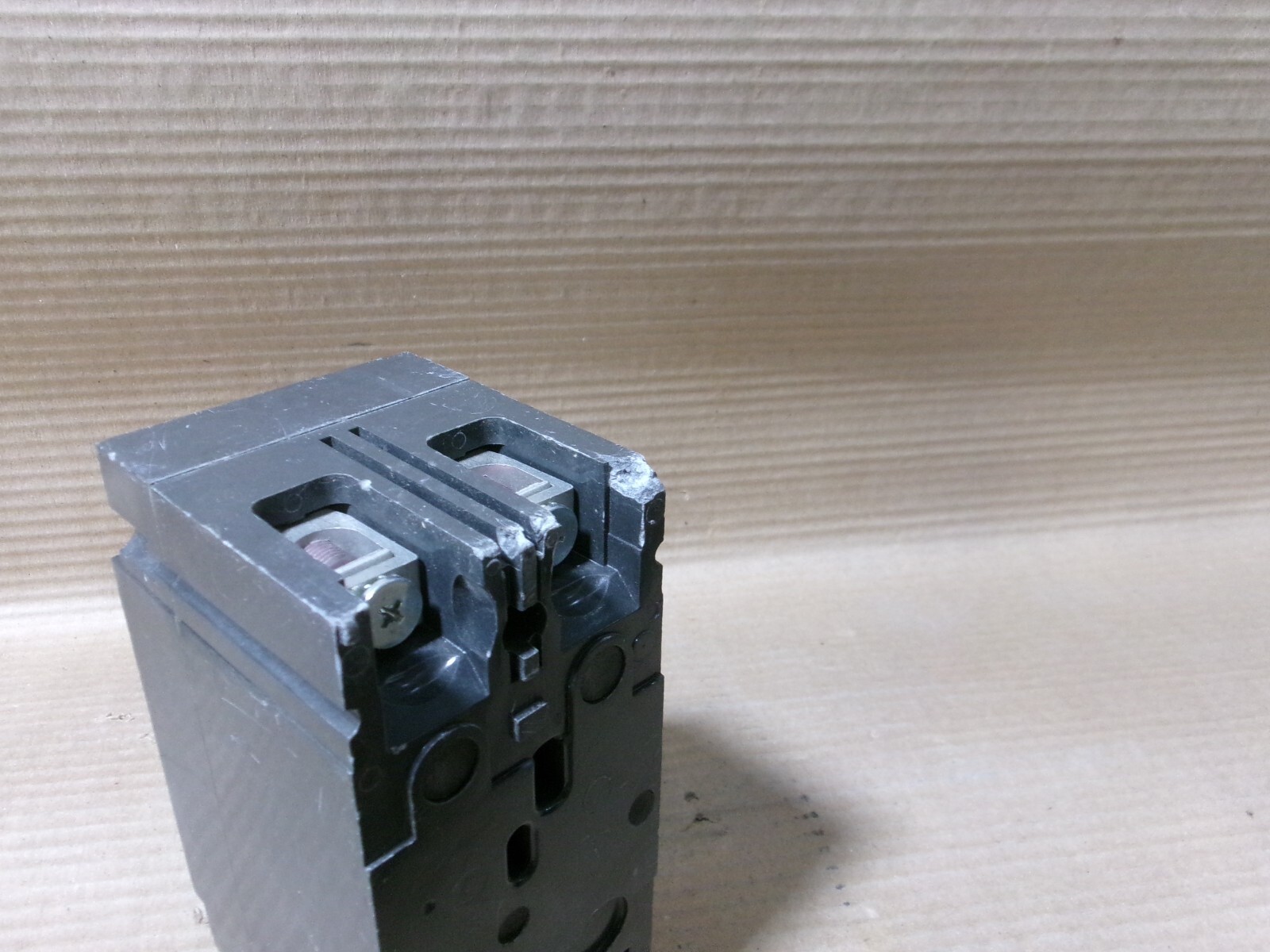GE TEB TEB122100 2 Pole 100 Amp 240V Green Label Circuit Breaker FLAWED #71