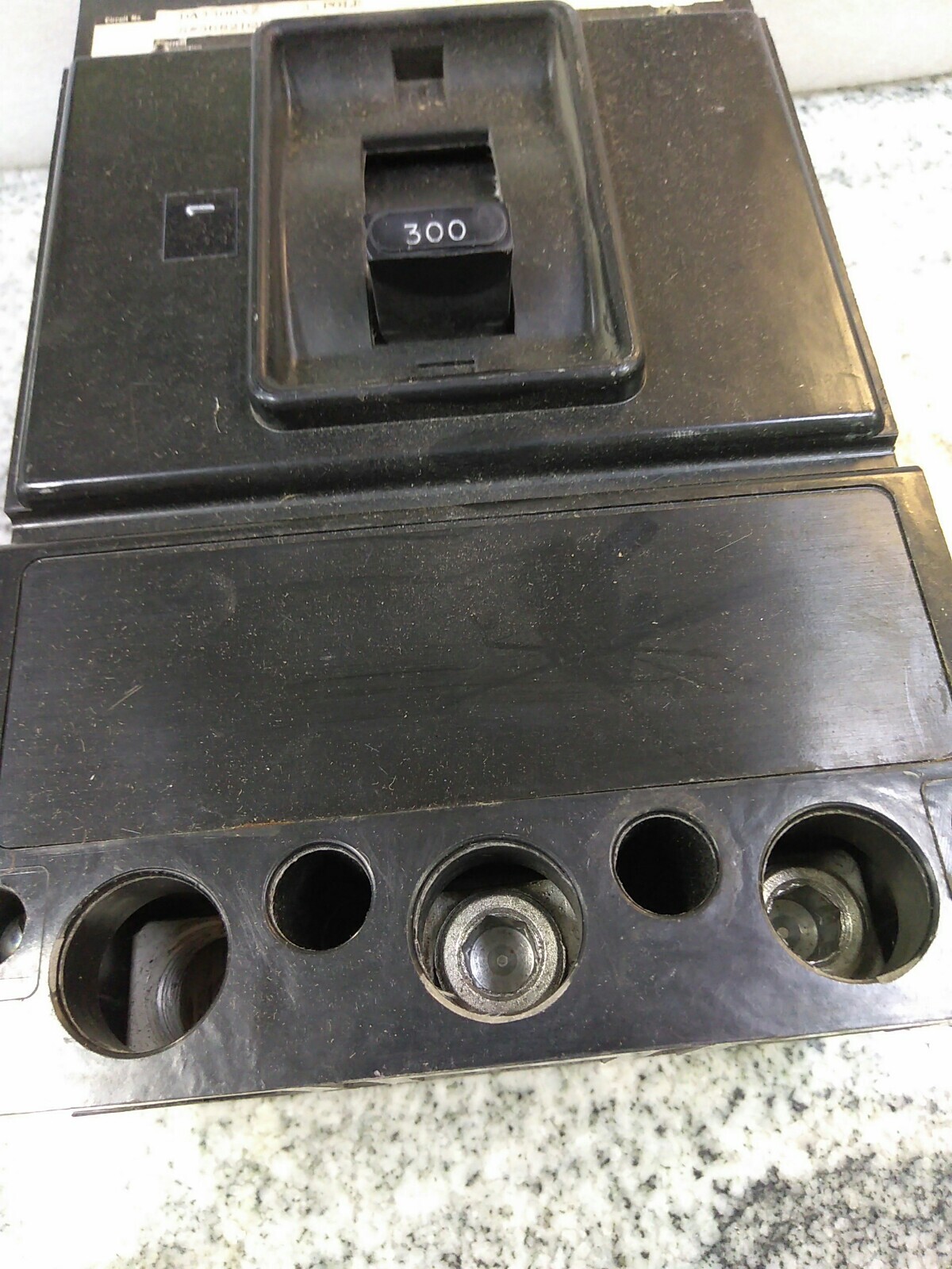 Westinghouse DA DA3300XZ , 3 pole ,300 Amp, 240VA, Circuit Breaker(8-16G2