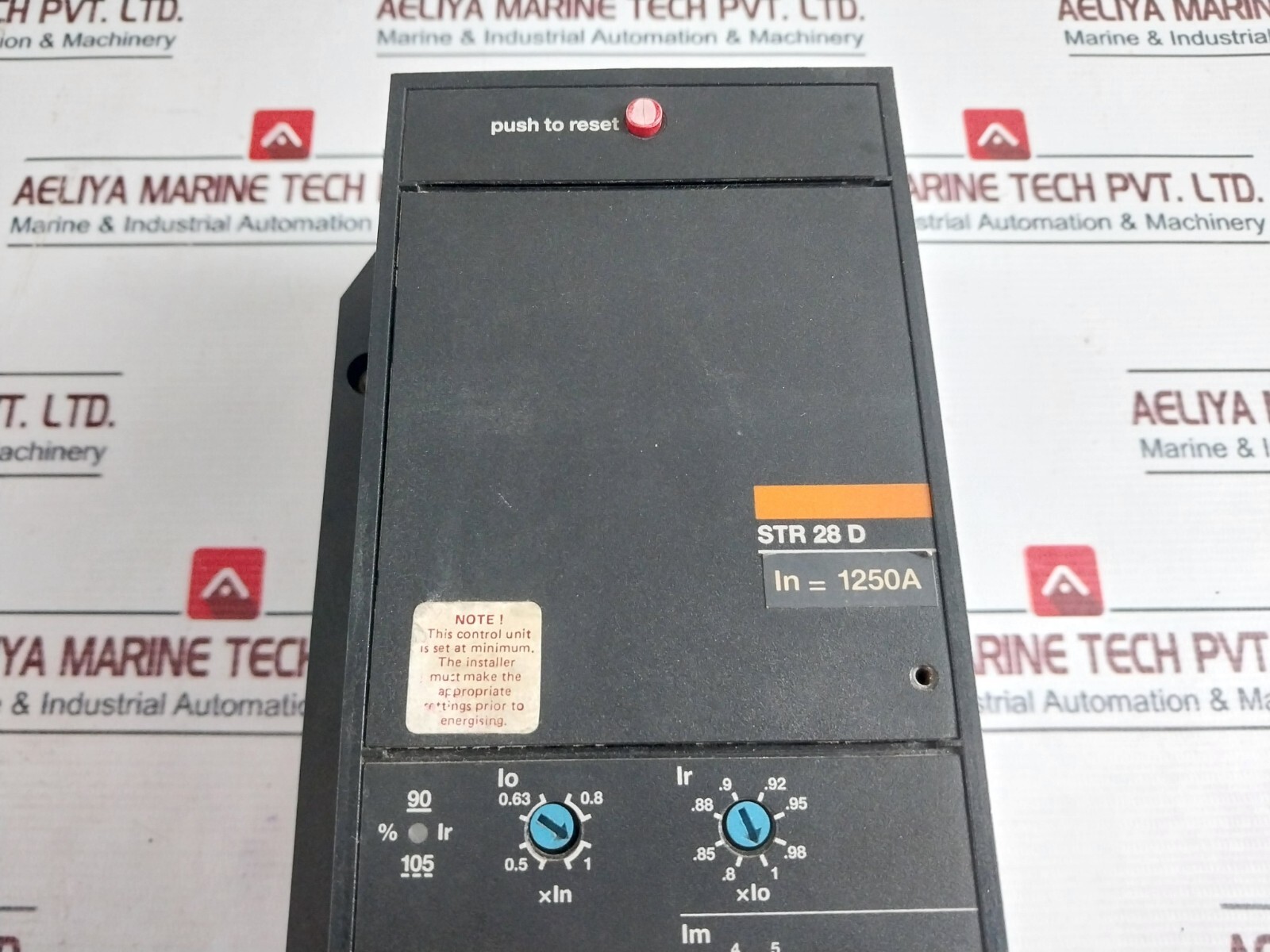 MERLIN GERIN STR 28 D Circuit Breaker 1073021B 24VDC 1250A