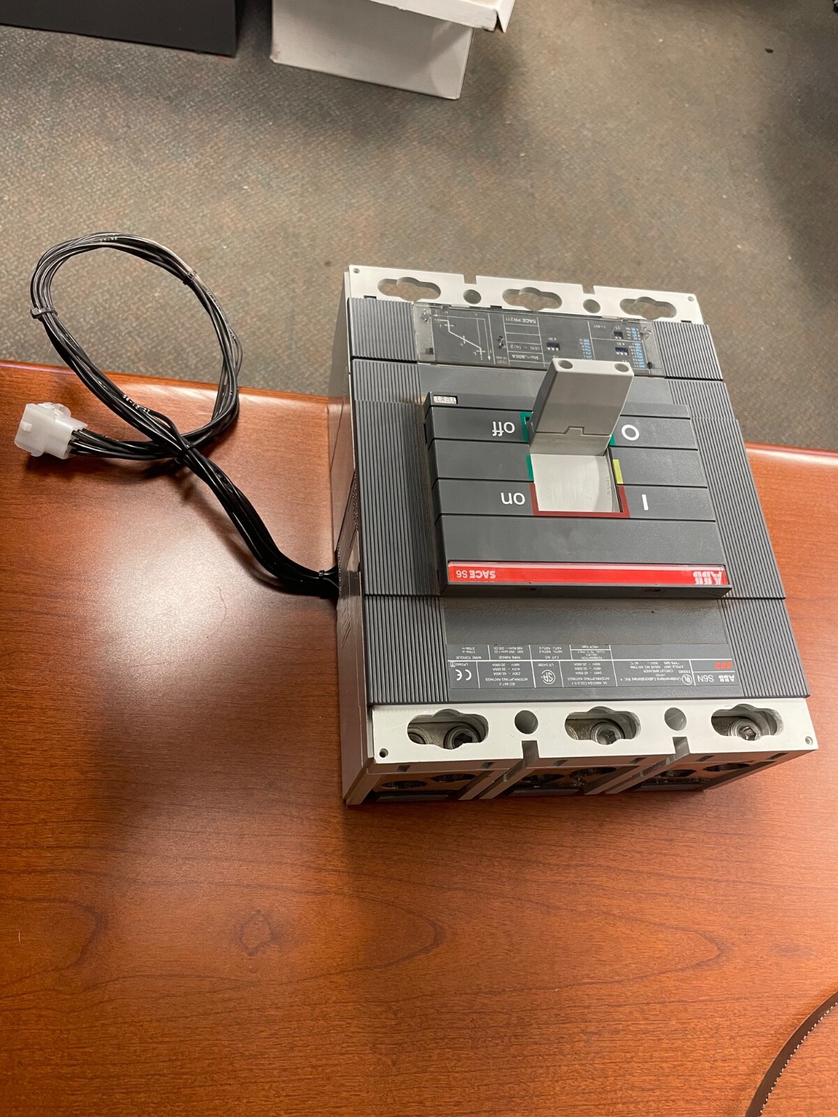 ABB sace S6N PR211 600A 600V 3p/with shunt trip/ aux switch