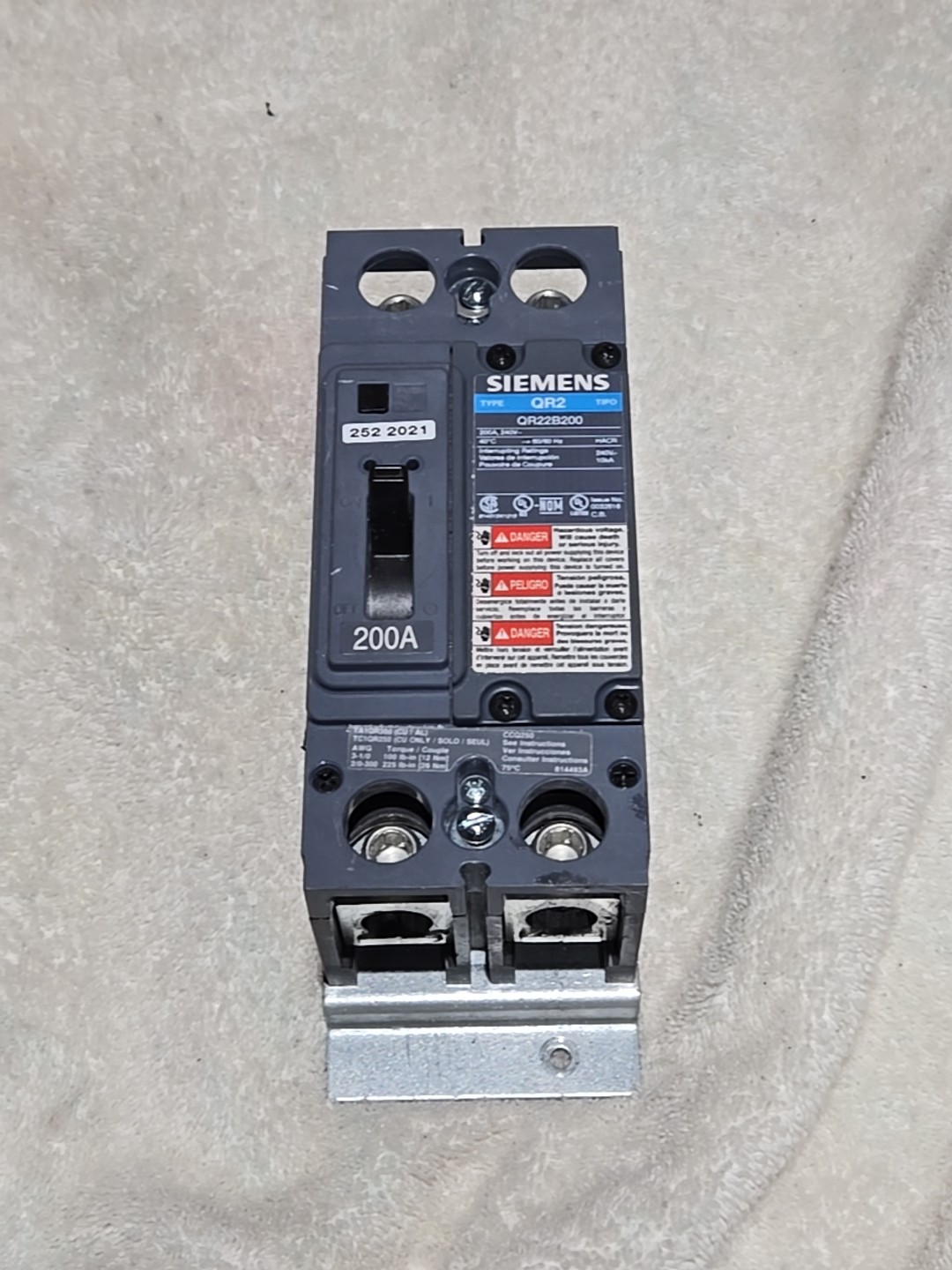 Siemens QR22B200 Circuit Breaker 200A 2P 240V QR2