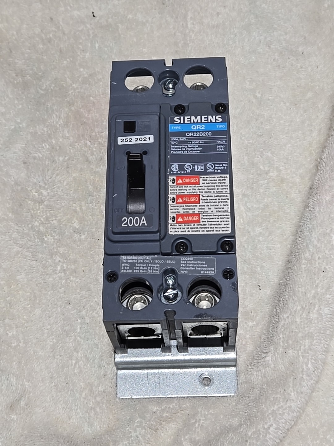 Siemens QR22B200 Circuit Breaker 200A 2P 240V QR2