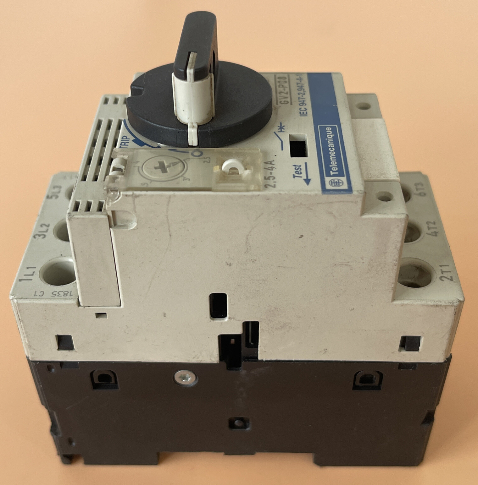 NEW OLD STOCK- Telemecanique GV2-P08 2.5-4A 690V 50/60Hz Starter Coil + Warranty