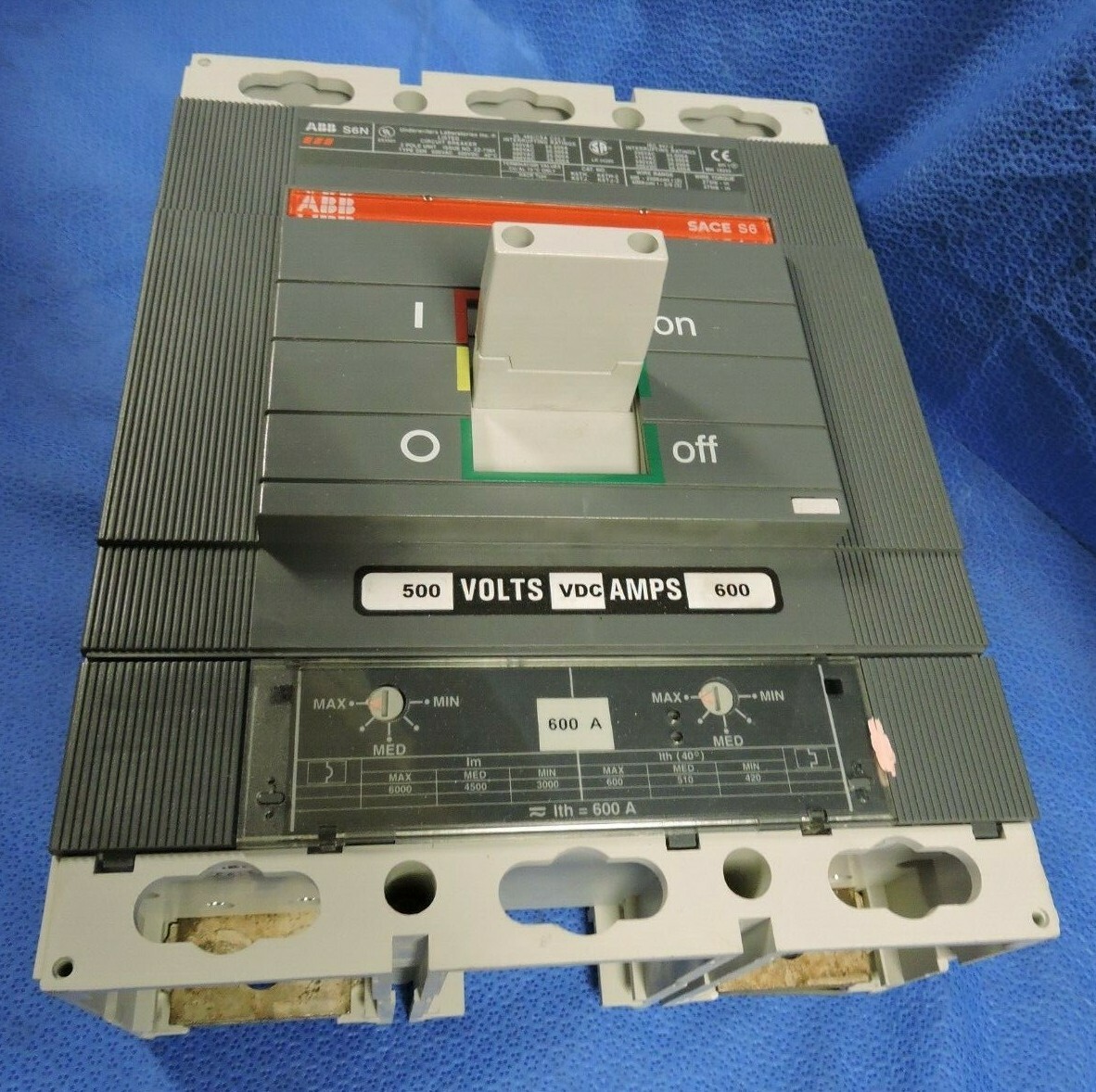 NEW ABB S6 SACE ISOMAX S6N600TW-2 CIRCUIT BREAKER 2-POLE 600A 500VDC 600VAC /BOX